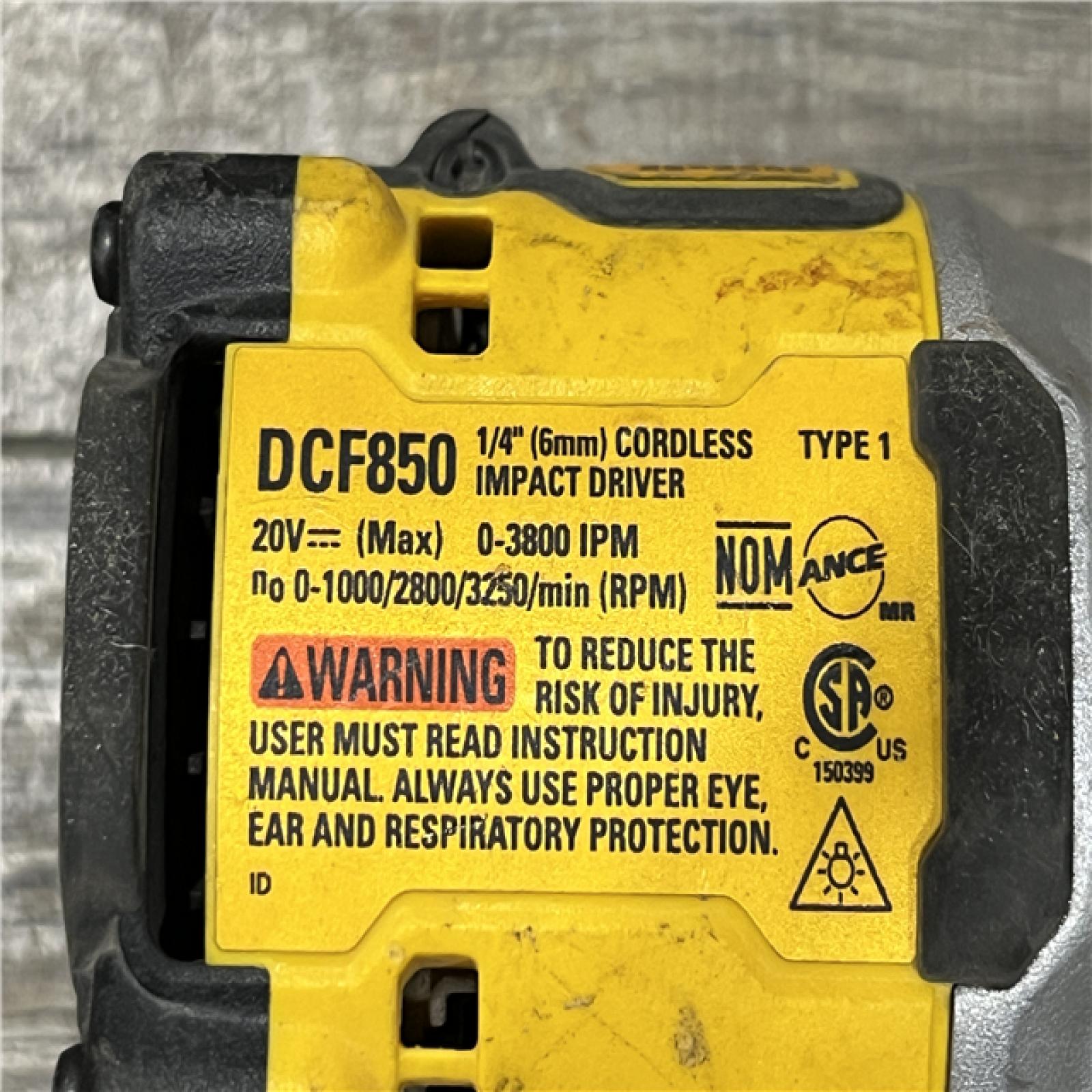 AS-IS DEWALT ATOMIC 20V MAX Lithium-Ion Cordless 1/4 in. Brushless Impact Driver Kit