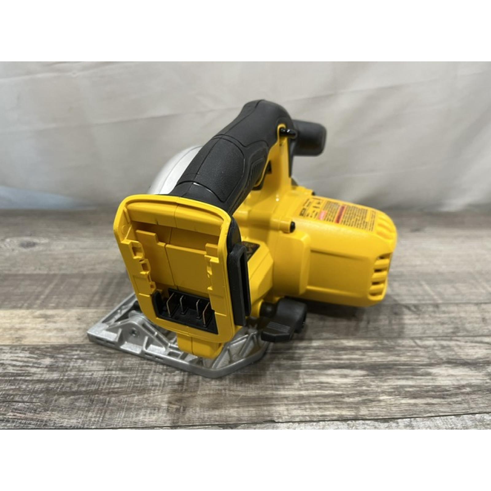 AS-IS DEWALT 6-1/2'' 165MM CIRCULAR SAW (Tool-Only)