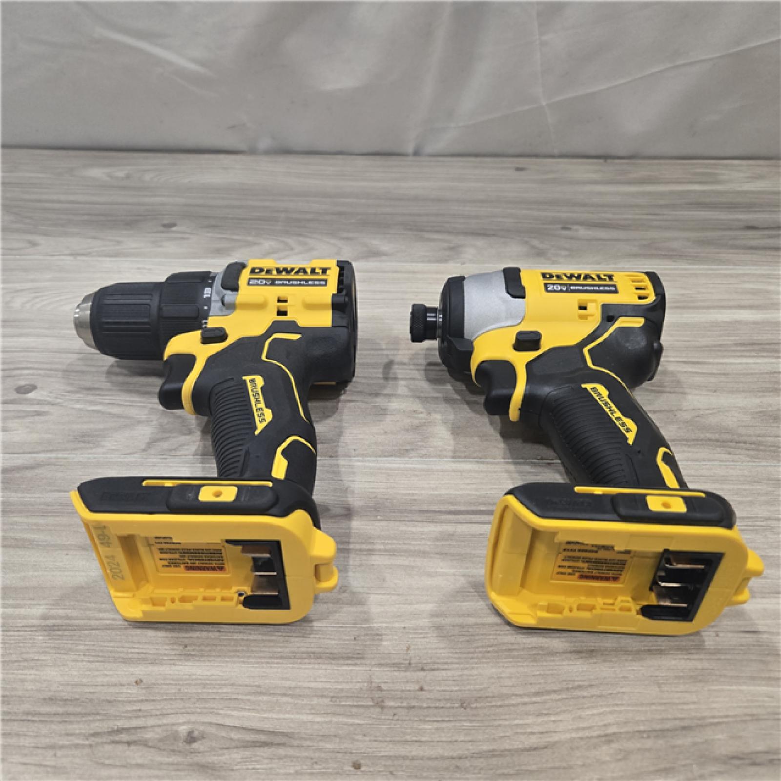 AS-IS Dewalt DCK225D2 20V MAX ATOMIC Compact Cordless Drill Driver and Impact Driver Combo Kit