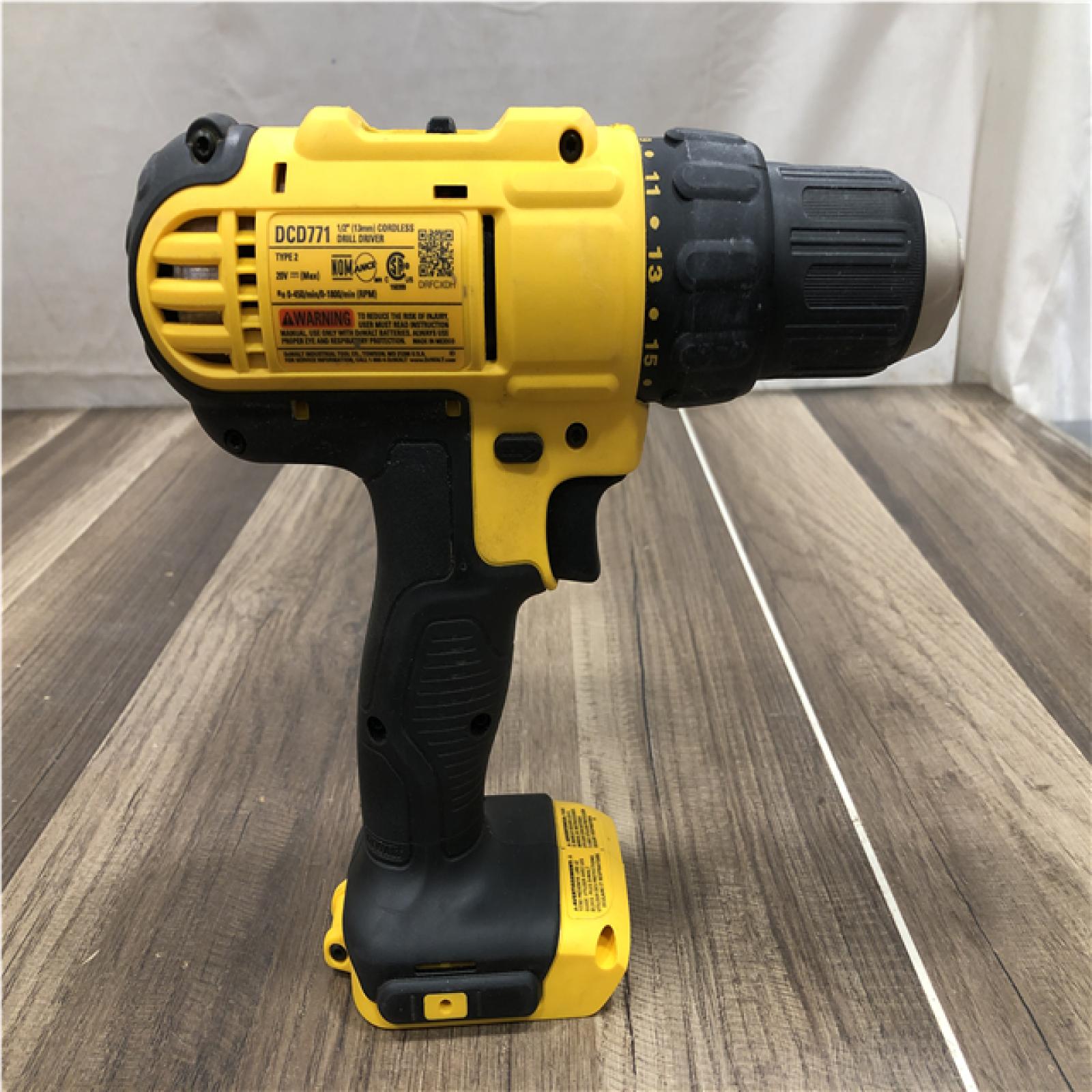 AS-IS DEWALT 20V MAX Cordless 1/2 in. Drill/Driver Kit