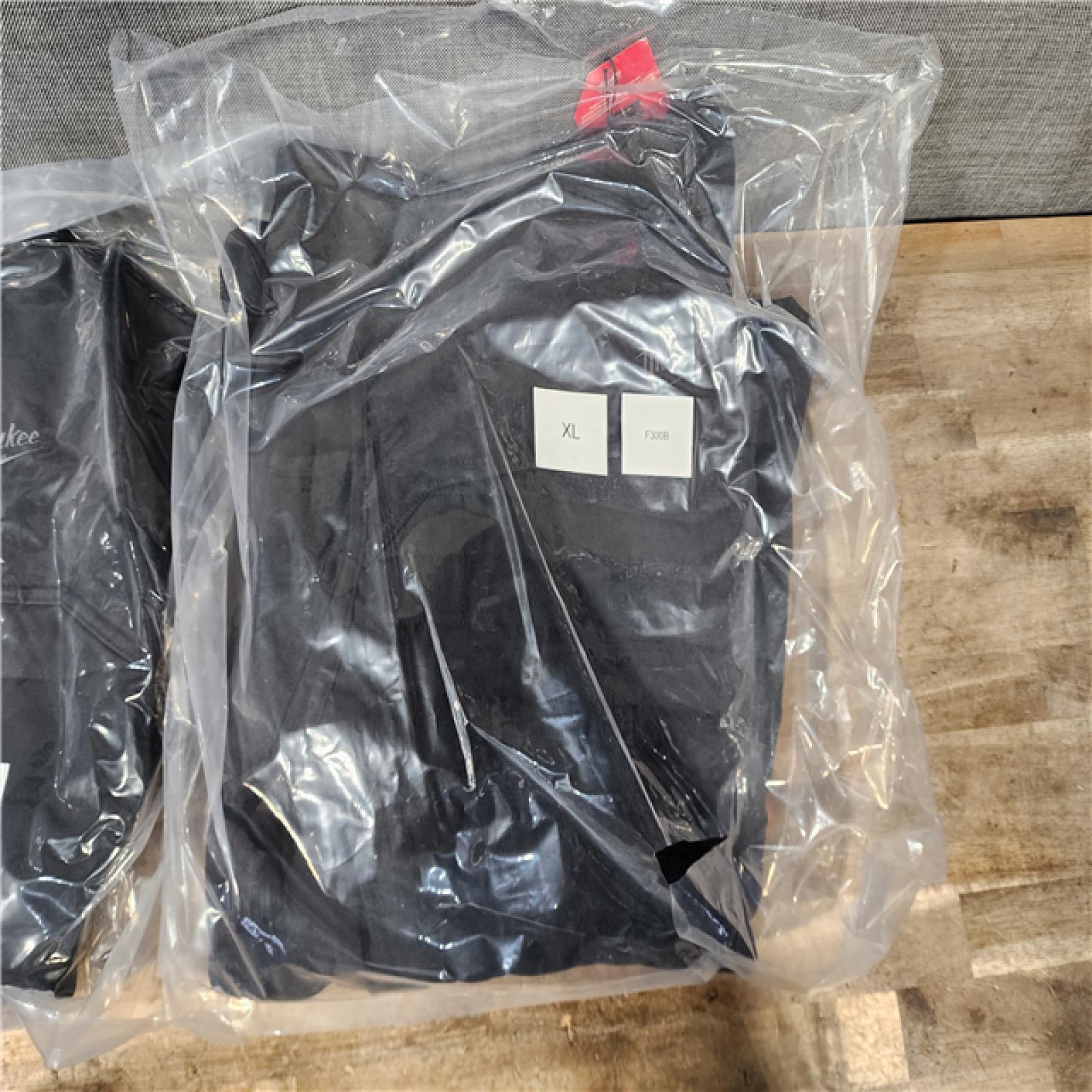 HOUSTON LOCATION - AS-IS MILWAUKEE 2 HEATED CLOTHING COMBO KIT