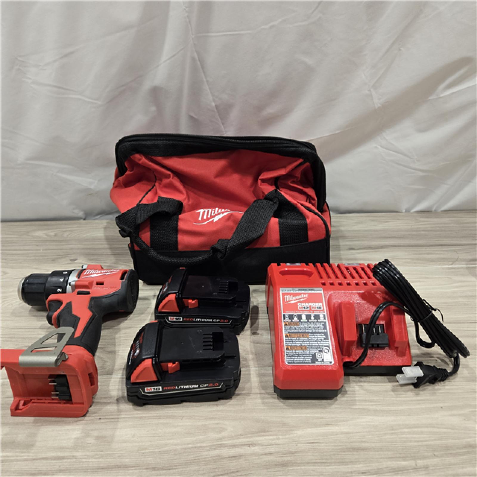 AS-IS Milwaukee 3601-22CT M18 18V Drill/Driver Kit