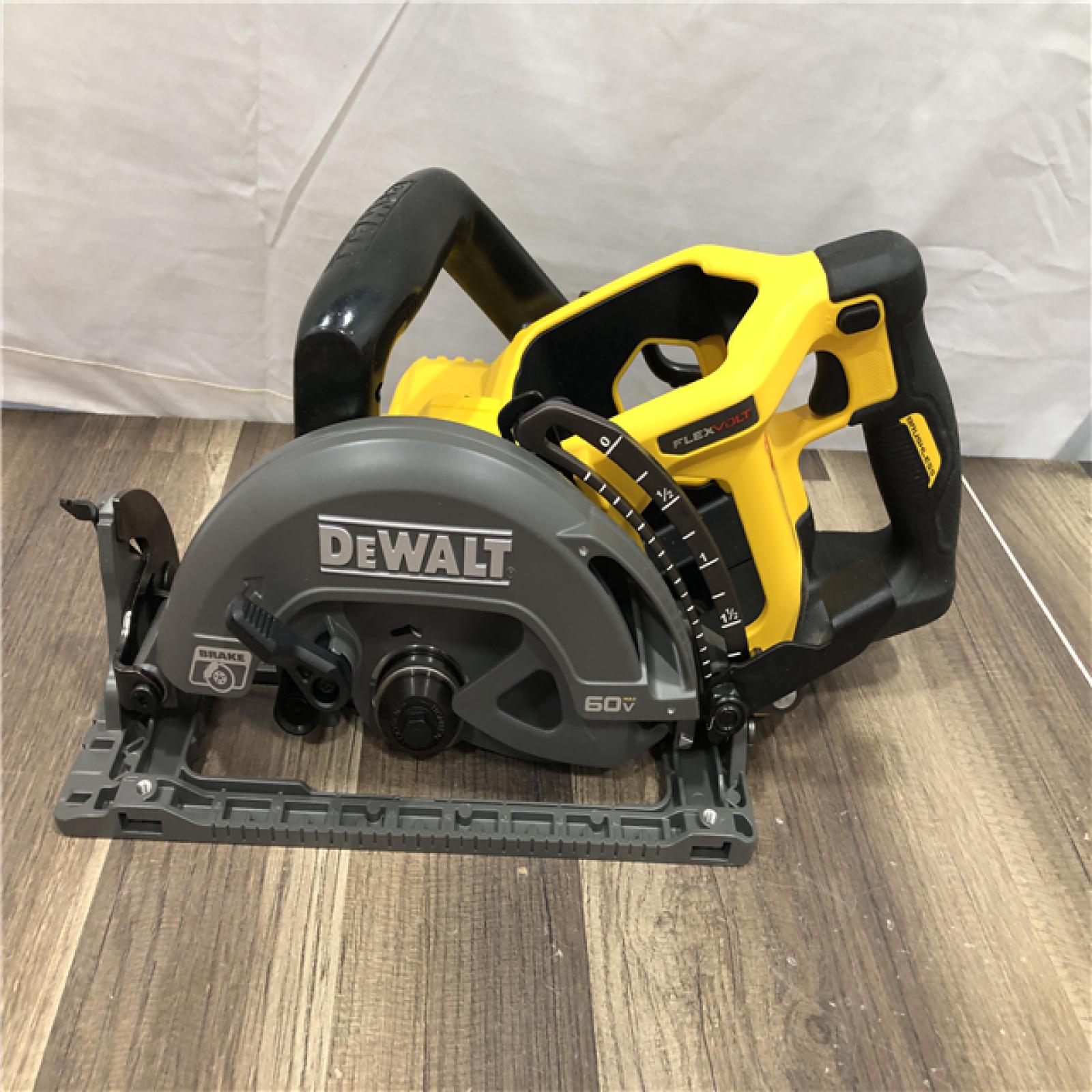 AS-IS  DEWALT FLEXVOLT 60V MAX Cordless Brushless 7-1/4 in. Wormdrive Style Circular Saw (Tool Only)
