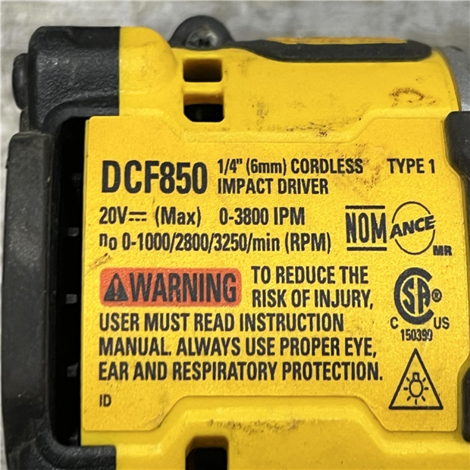 AS-IS DEWALT ATOMIC 20V MAX Lithium-Ion Cordless 1/4 in. Brushless Impact Driver Kit
