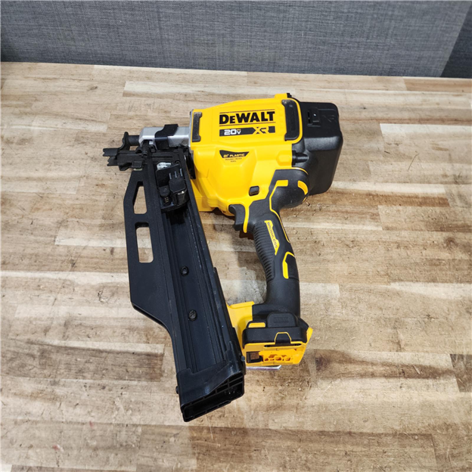 HOUSTON LOCATION - AS - IS DEWALT 20-Volt 21° Cordless Framing Nailer (Tool-Only)
