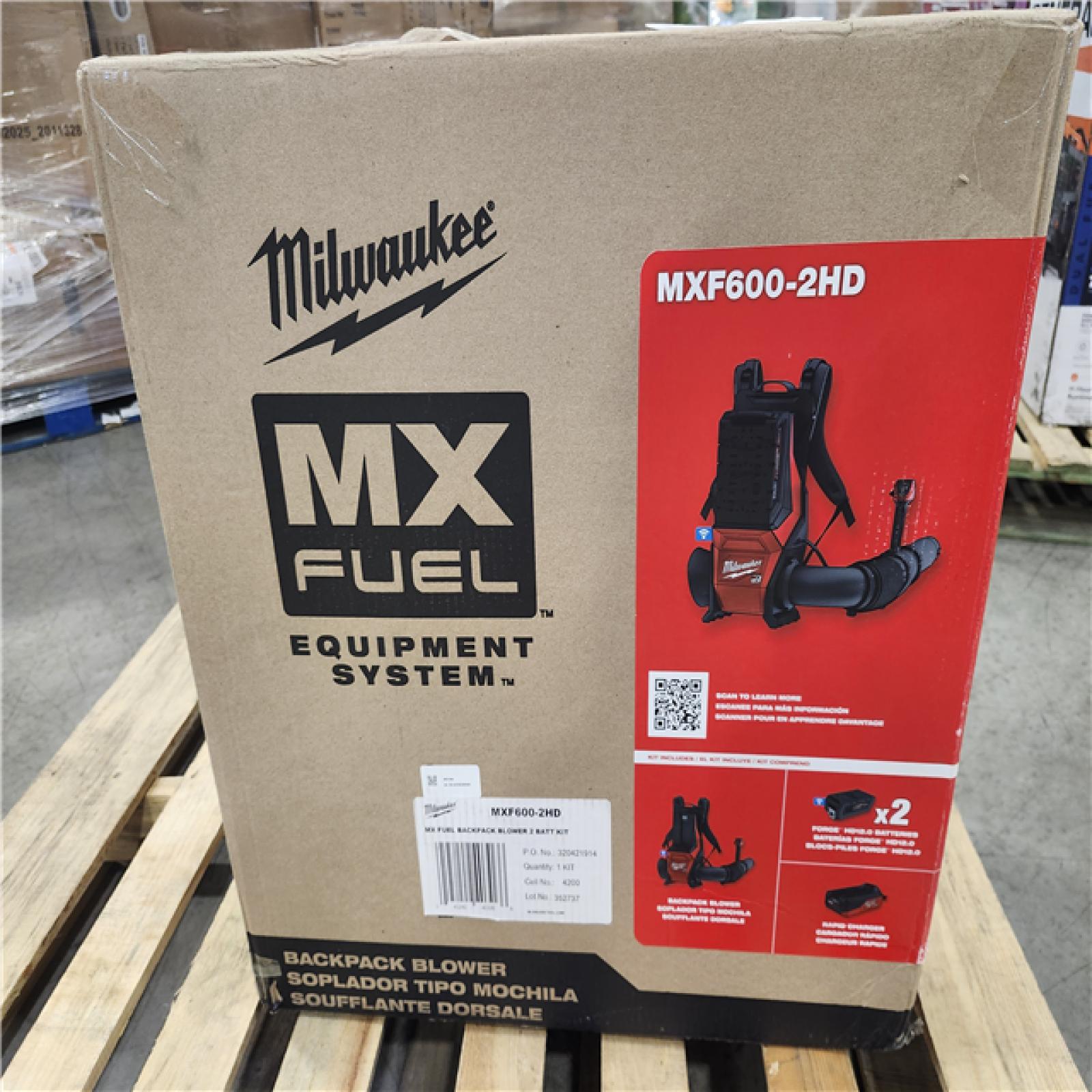 DALLAS LOCATION - Milwaukee MX FUEL 190 MPH 800 CFM Brushless Cordless Battery Backpack Leaf Blower Kit w/ (2) 12.0 Ah FORGE Batteries  (1) Charger
