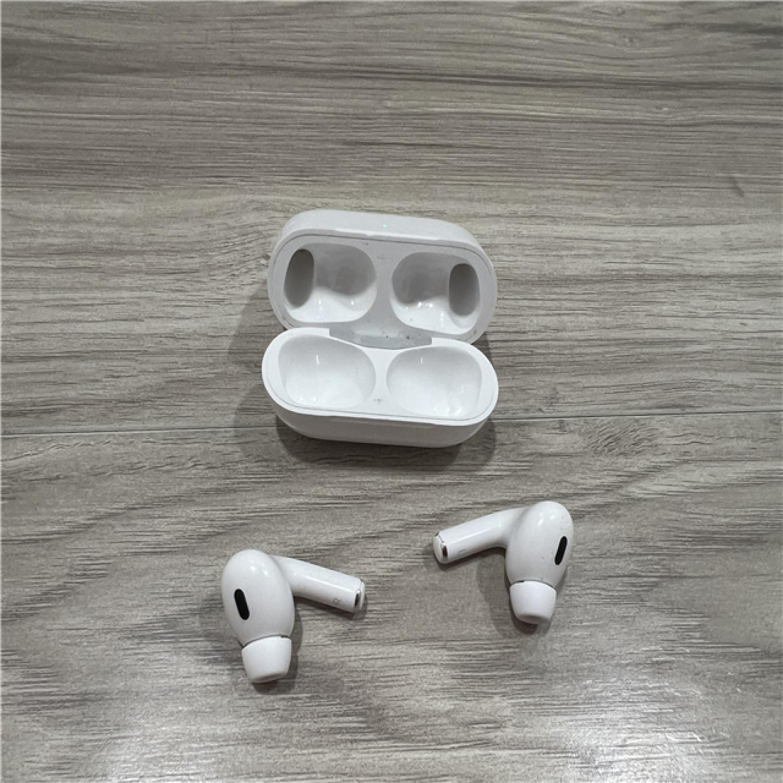 AS-IS  Apple AirPods Pro (2nd Generation) MagSafe Charging Case