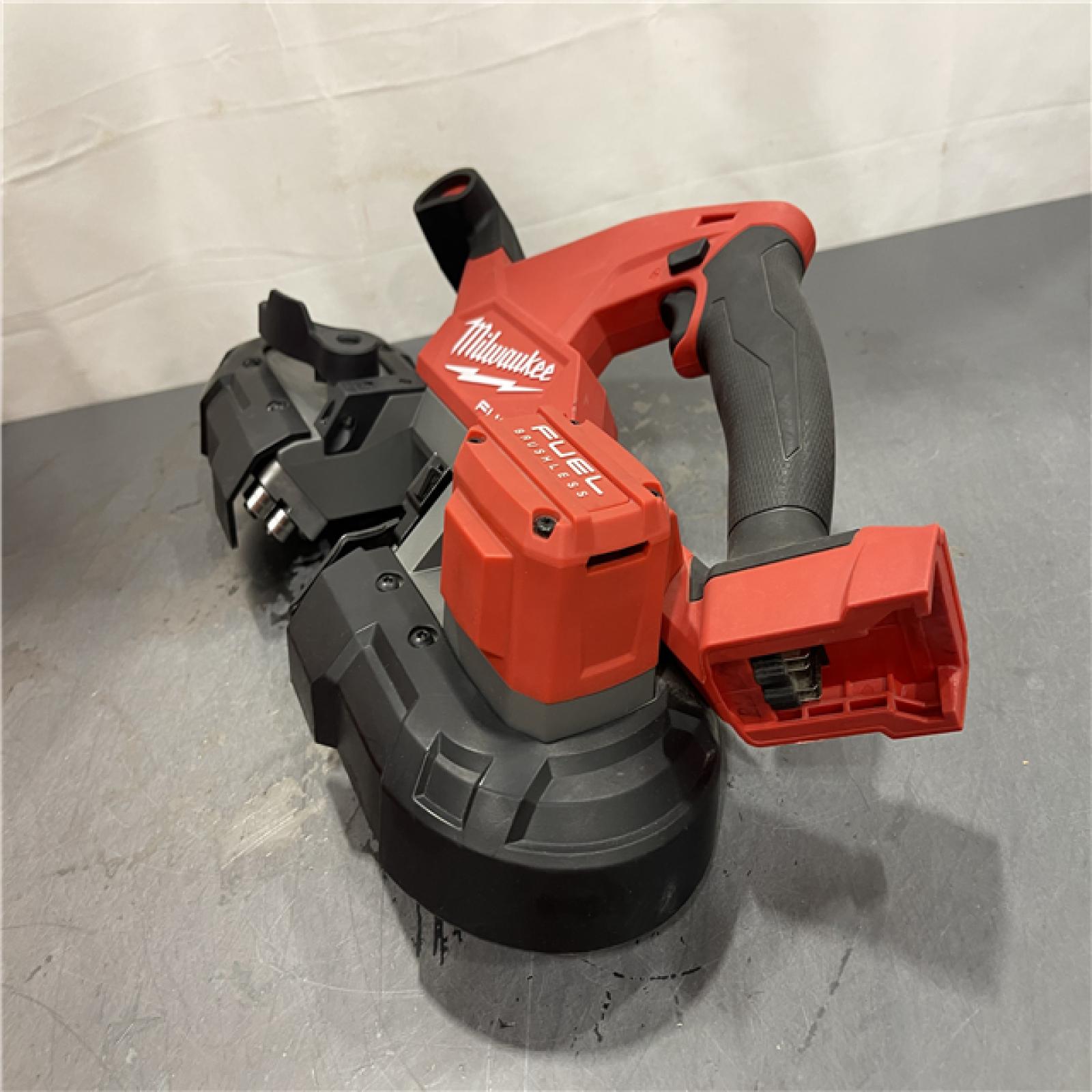 AS-IS - Milwaukee M18 FUEL 18V Lithium-Ion Brushless Cordless Compact Bandsaw