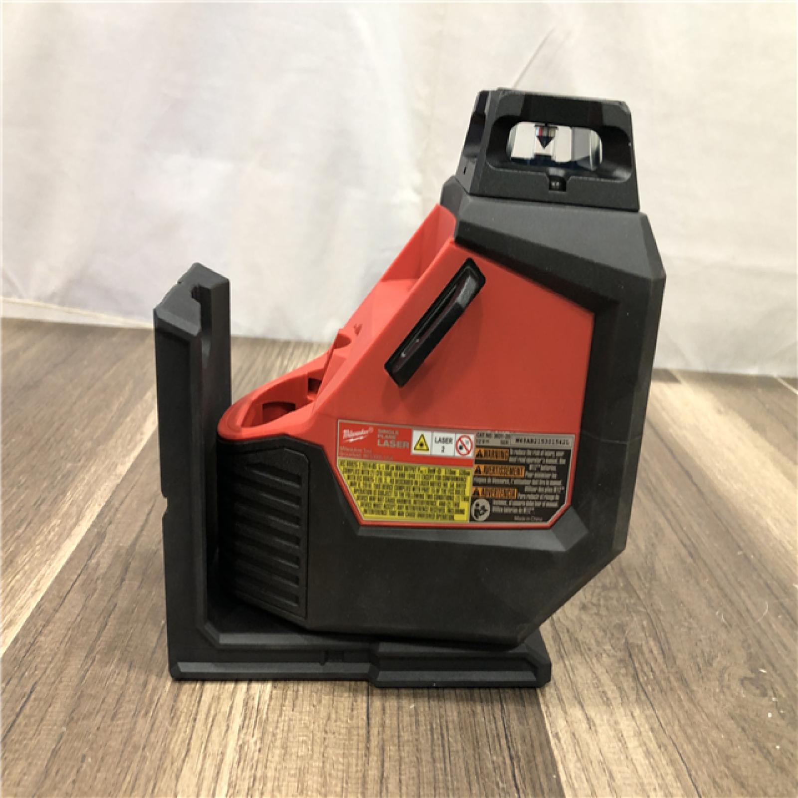 AS-IS Milwaukee 12-Volt Lithium-Ion Cordless Green 360-Degree Single Plane Laser Level (Tool Only)