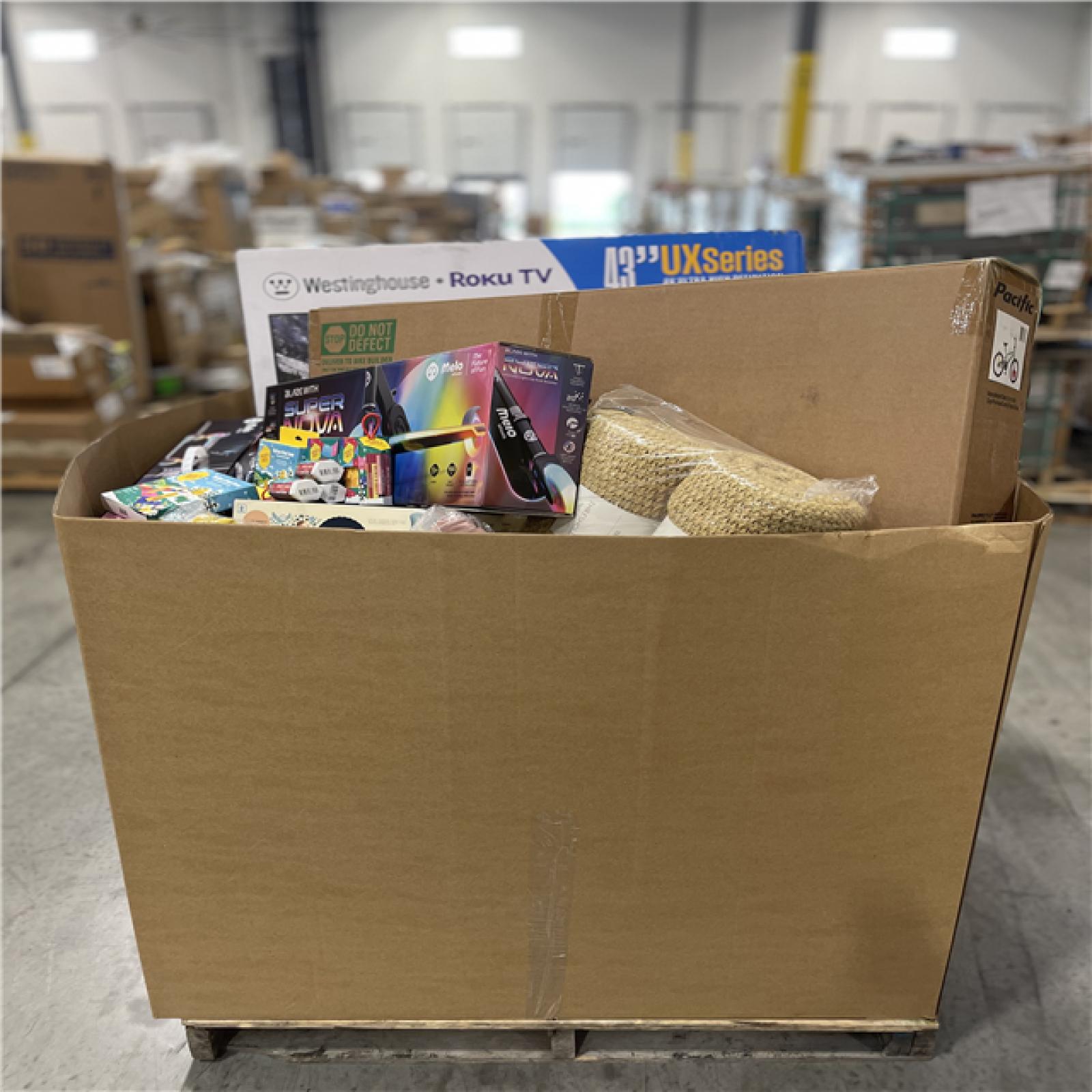 DALLAS LOCATION- NEW!- BULLSEYE MIXED APPAREL PALLET