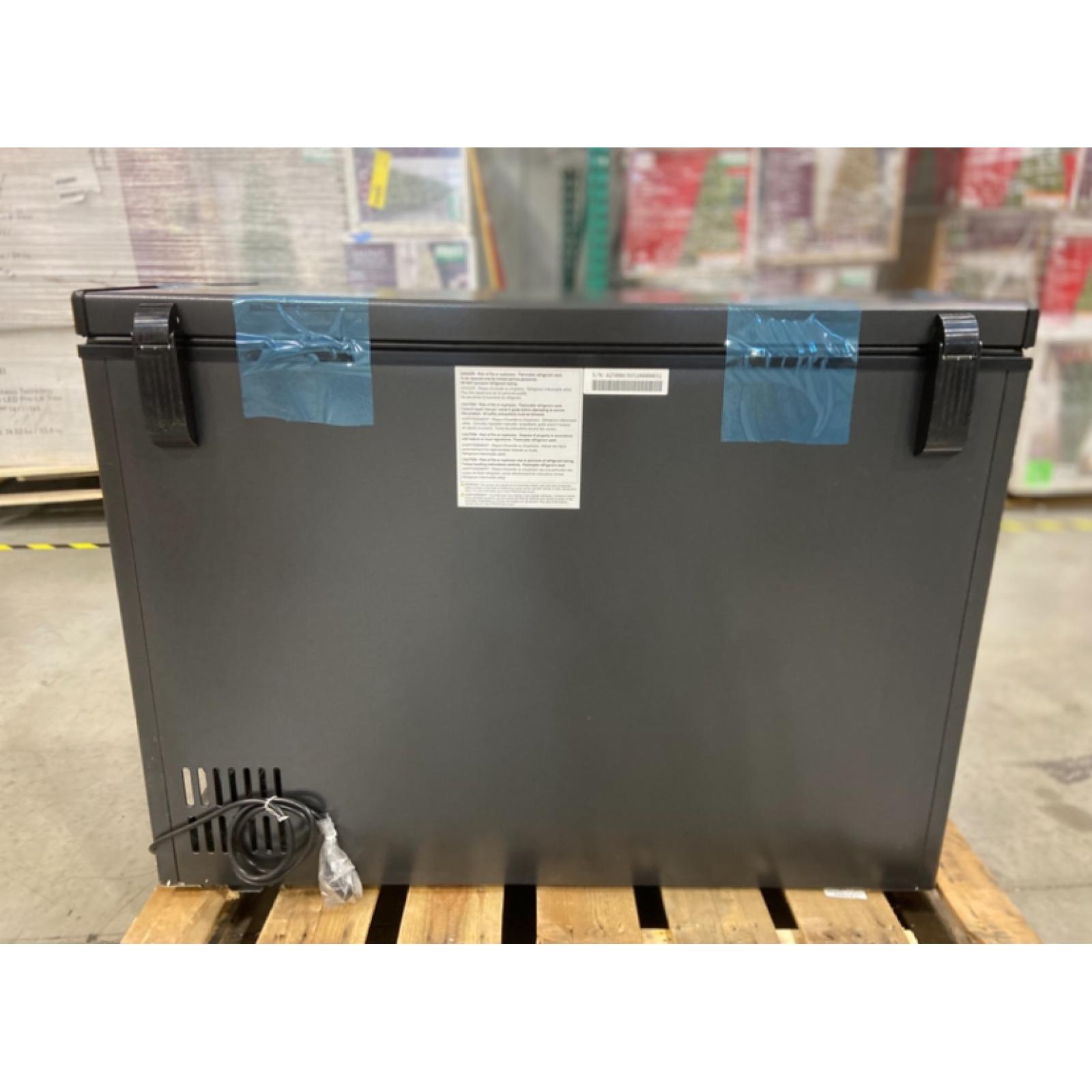 DALLAS LOCATION - Frigidaire 10 cu. ft. Freezer with Manual Defrost Chest Freezer Easy Drain in Black Garage Ready