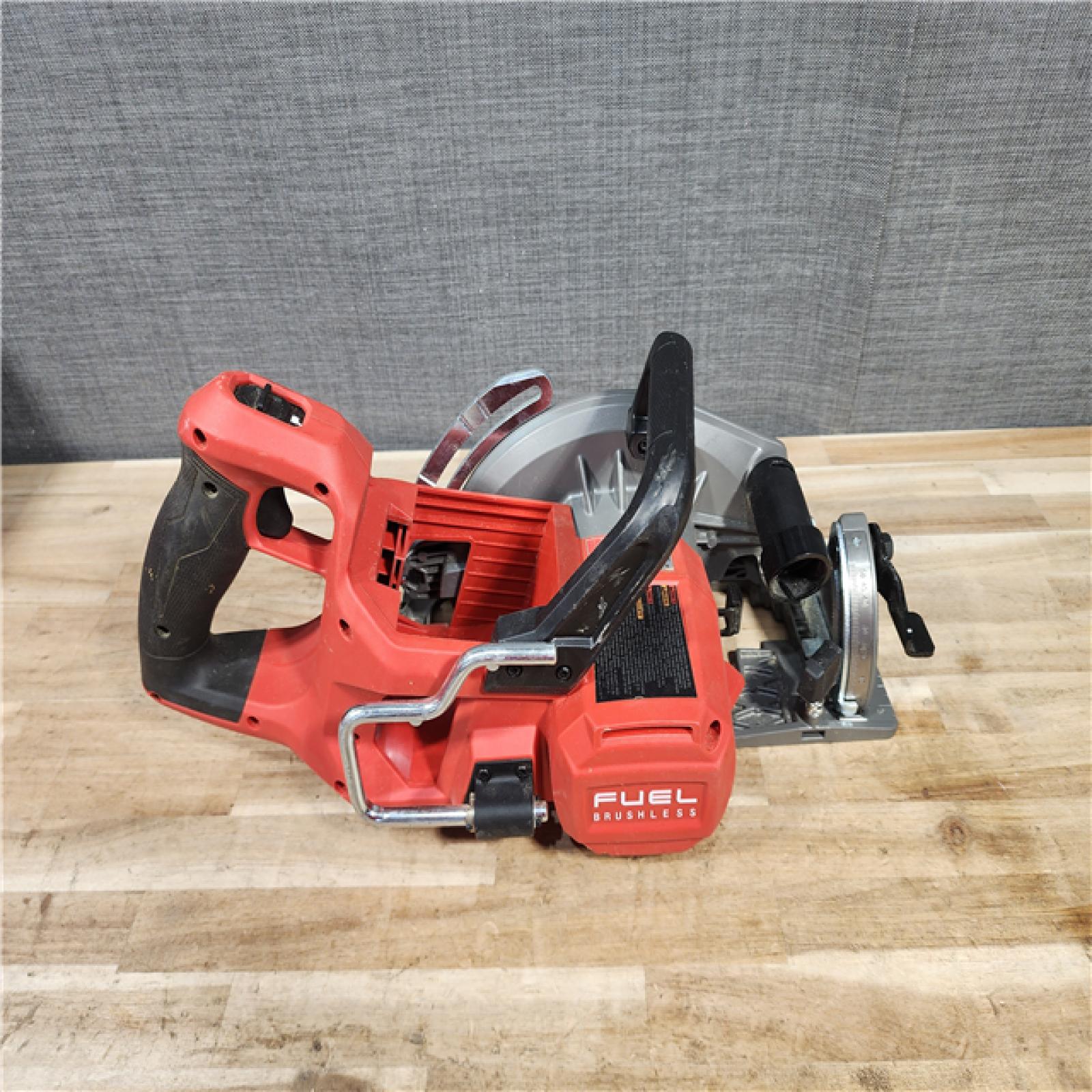 HOUSTON LOCATION - AS-IS Milwaukee FUEL 18V Lithium-Ion Cordless 7-1/4 in. Rear Handle Circular Saw (Tool-Only)