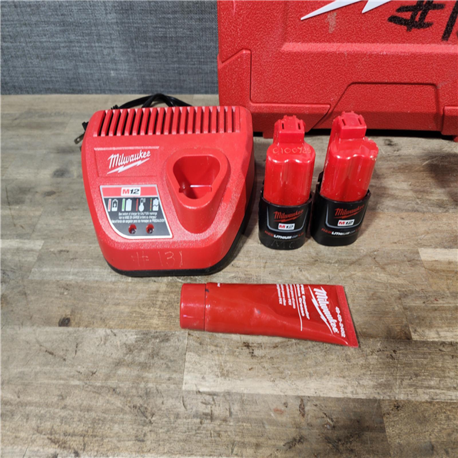 HOUSTON LOCATION - AS-IS Milwaukee M12 12V Lithium-Ion Cordless PEX Expansion Tool Kit with (2) 1.5 Ah Batteries  (3) Expansion Heads and Hard Case