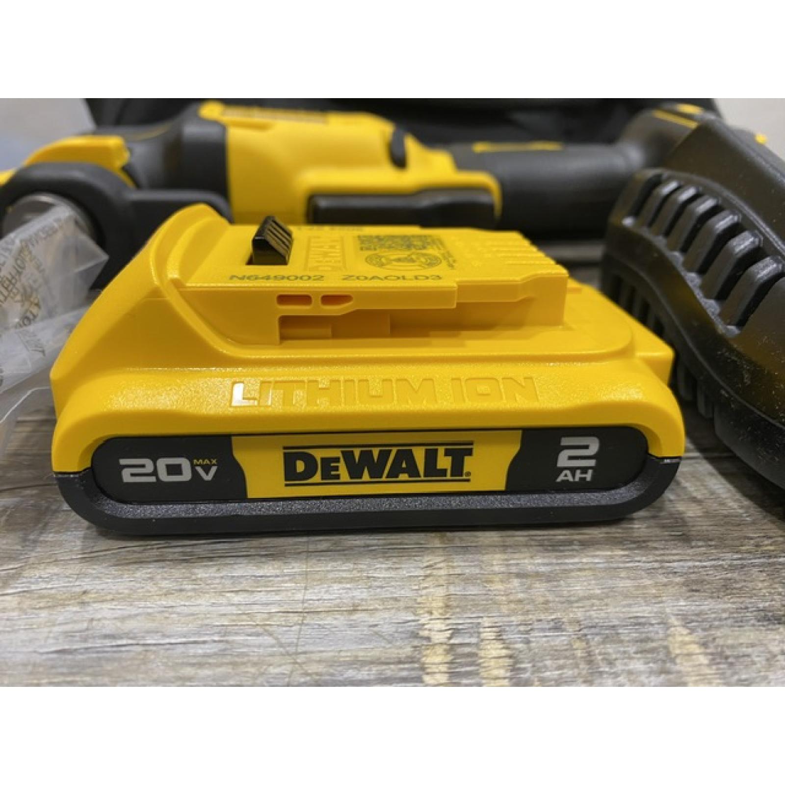 AS-IS DEWALT ATOMIC 20V MAX Cordless Brushless Oscillating Multi Tool Kit
