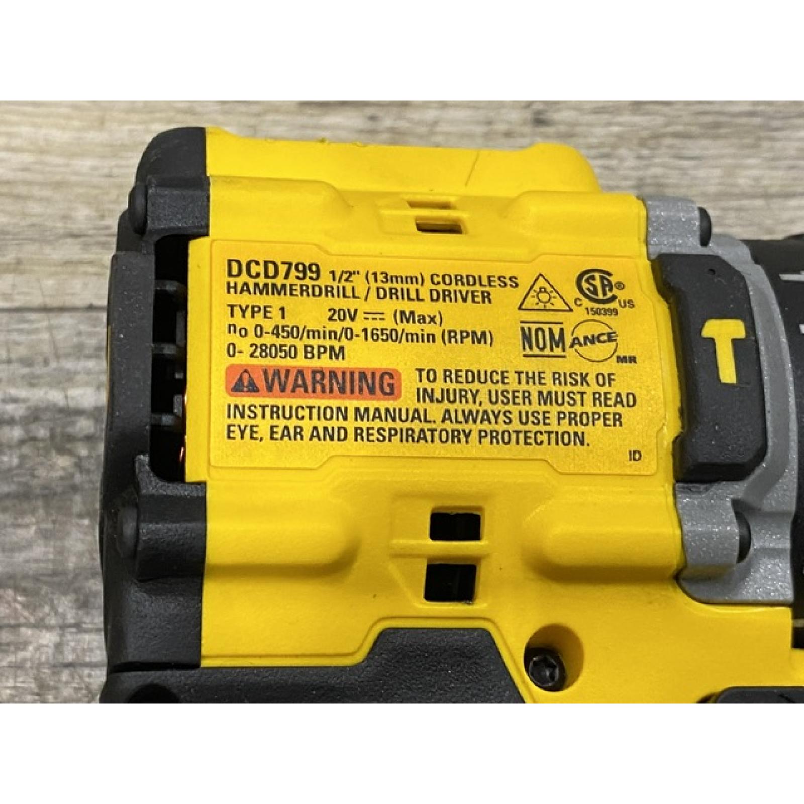 AS-IS DEWALT ATOMIC 20V Cordless 1/2 in. Compact Hammer Drill Kit