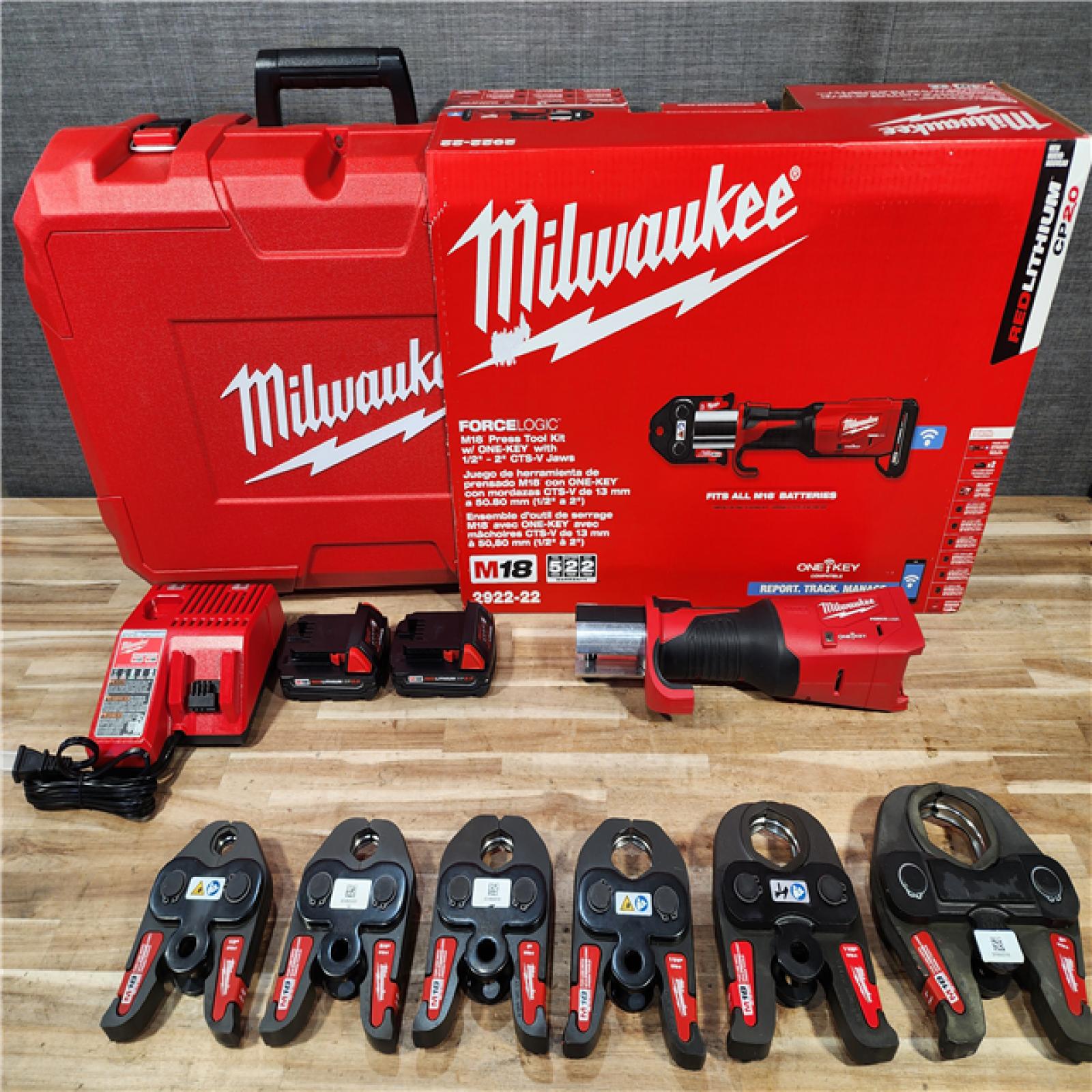 HOUSTON LOCATION - AS-IS (APPEARS LIKE NEW) Milwaukee M18 Force Logic ONE KEY Press Tool 1/2-2 Kit