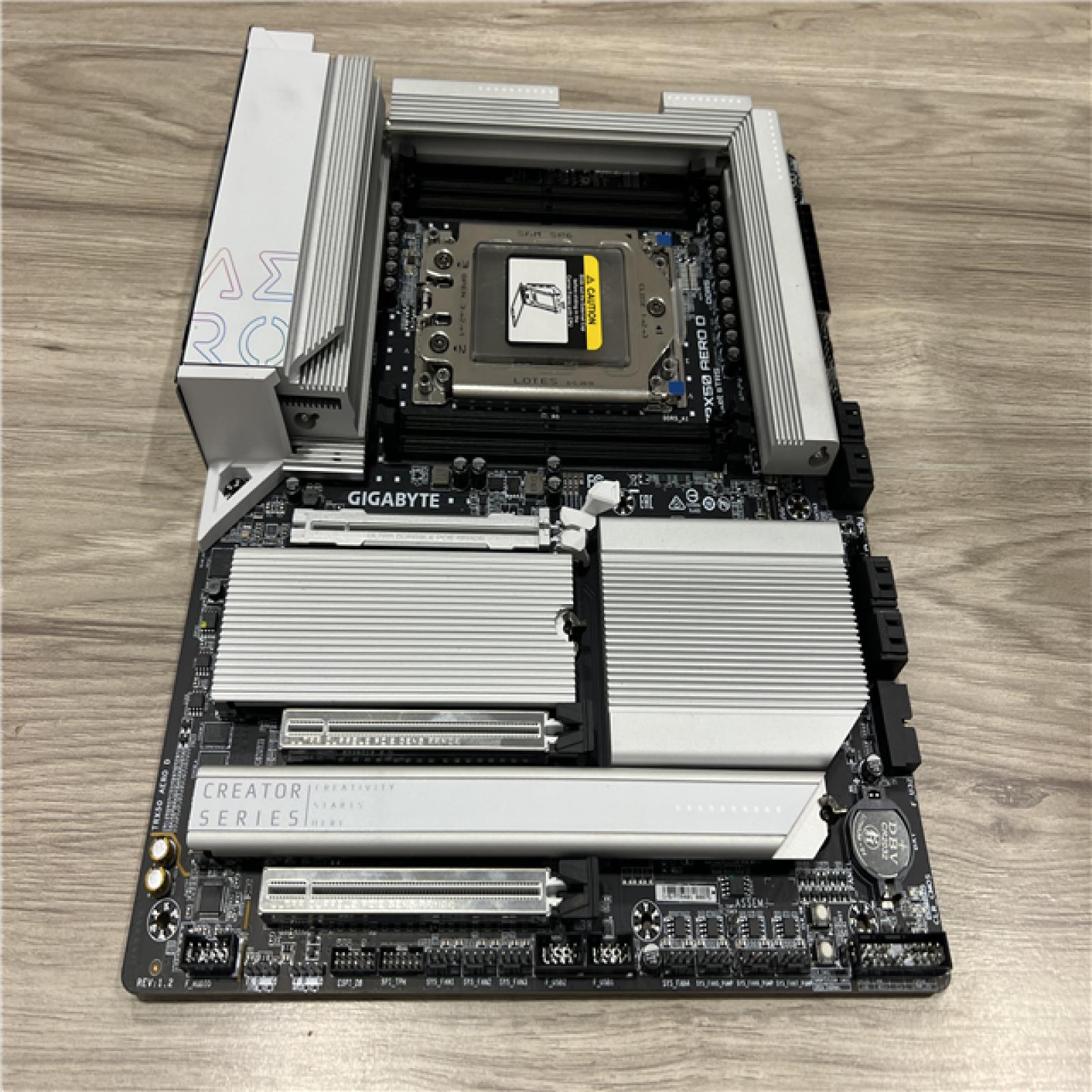 AS-IS Gigabyte TRX50 AERO D TR5 4xDDR5