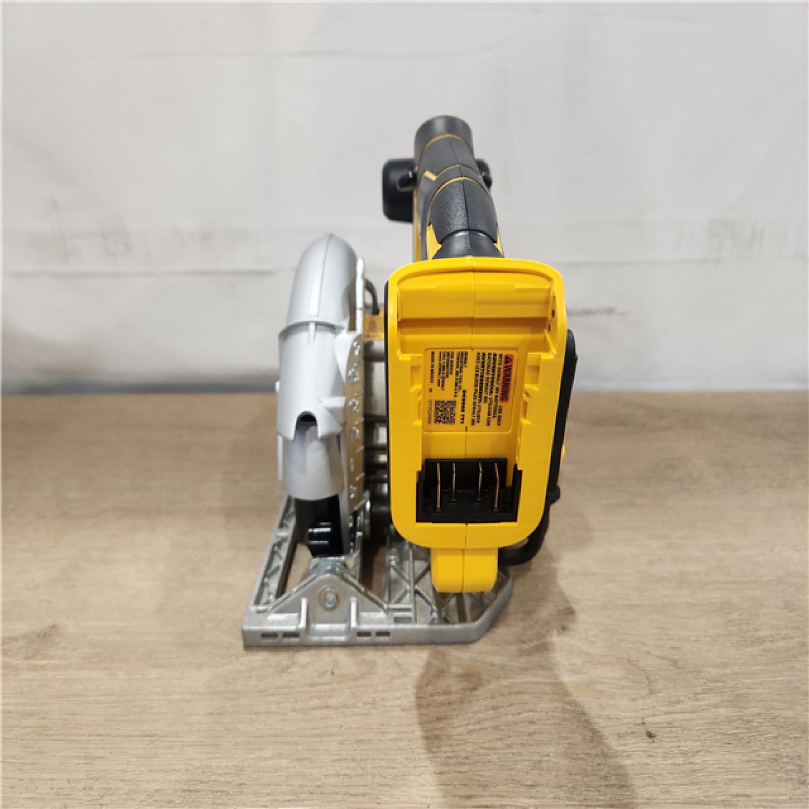 AS-IS- DeWALT DCS565B 20V Max Brushless 6.5   Cordless Circular Saw