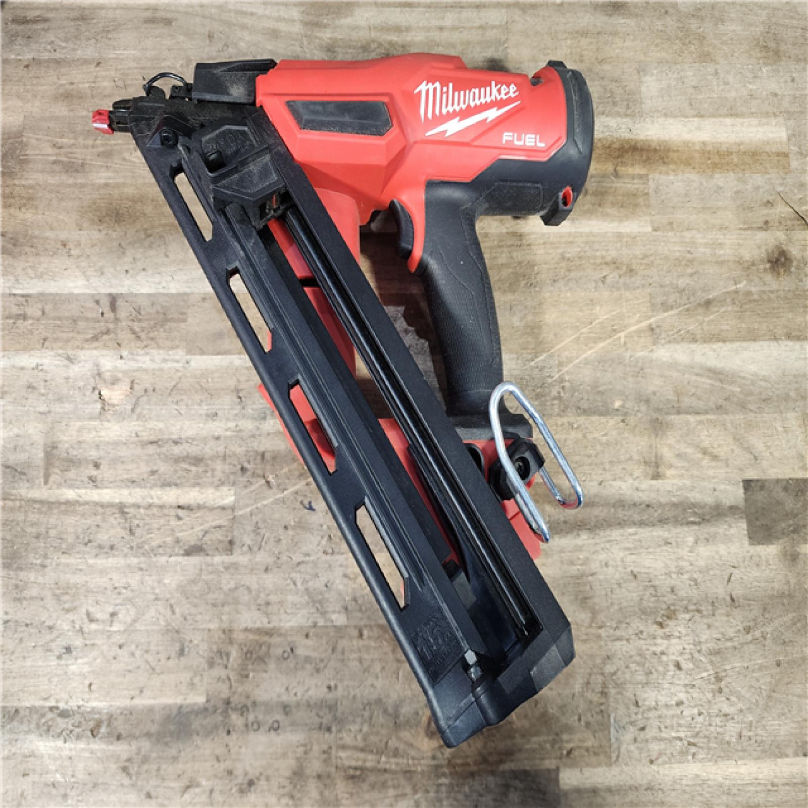 HOUSTON LOCATION - AS-IS Milwaukee 2839-20 M18 FUEL 15 Ga. 18 Volt Brushless Angled Finish Nailer (TOOL ONLY)