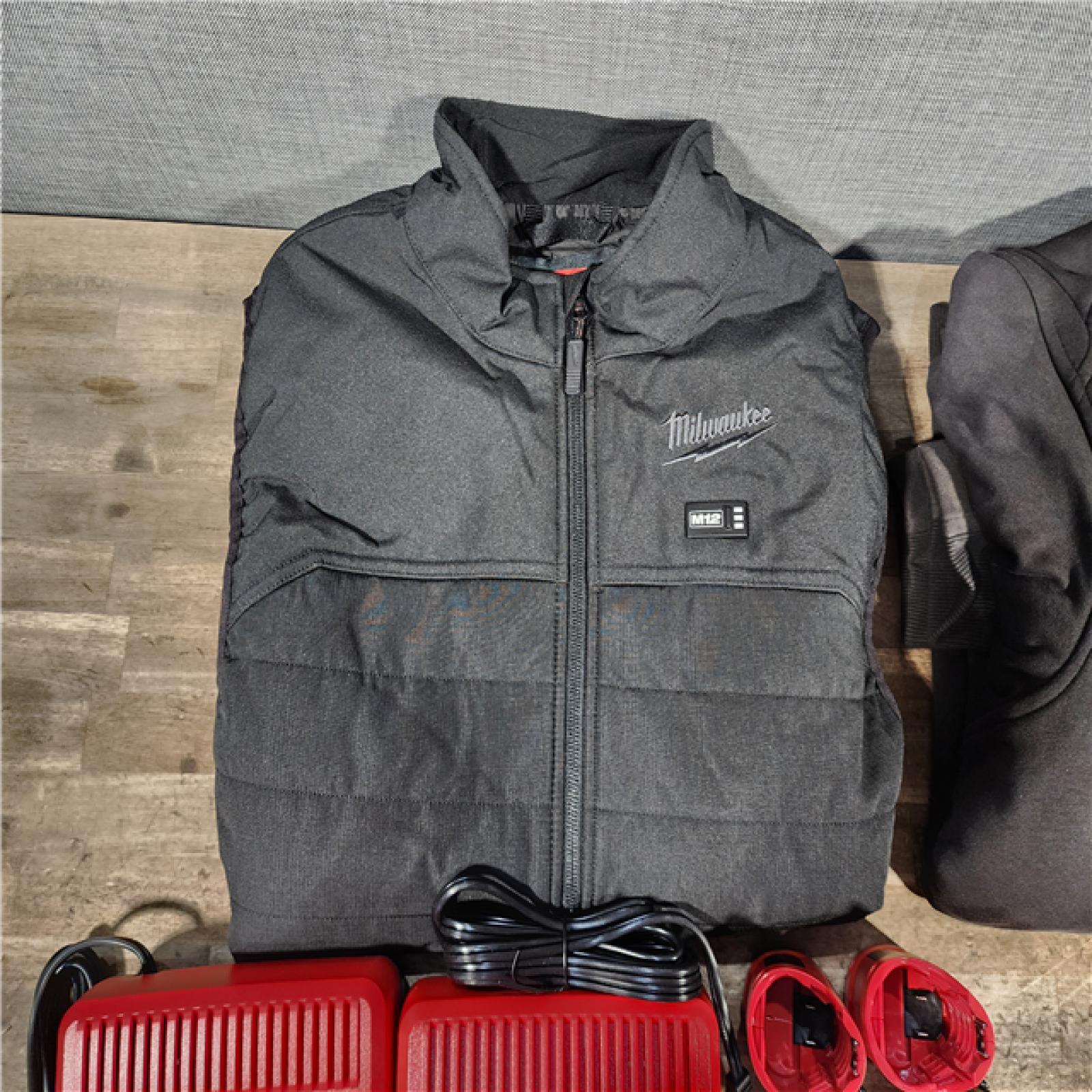 HOUSTON LOCATION - AS-IS MILWAUKEE 2 HEATED CLOTHING COMBO KIT