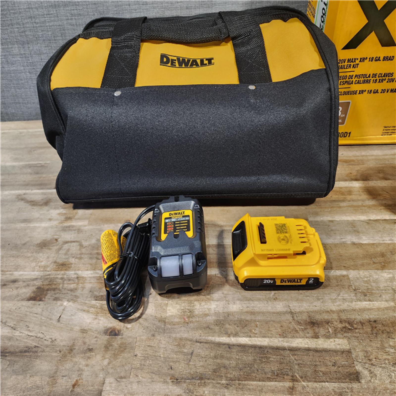 HOUSTON LOCATION - AS-IS DEWALT 20V MAX XR 18 Gauge Brad Nailer Kit