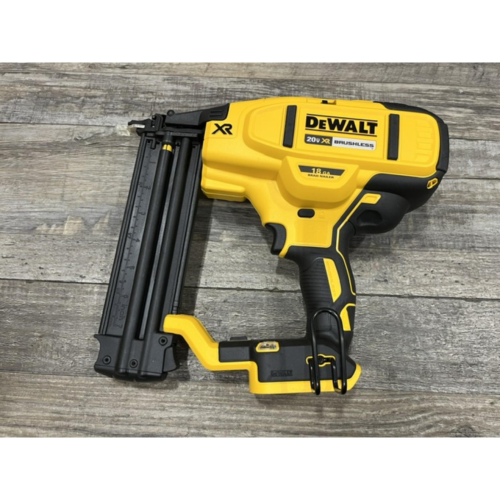 AS-IS DEWALT 20V MAX XR 18 Gauge Brad Nailer Kit