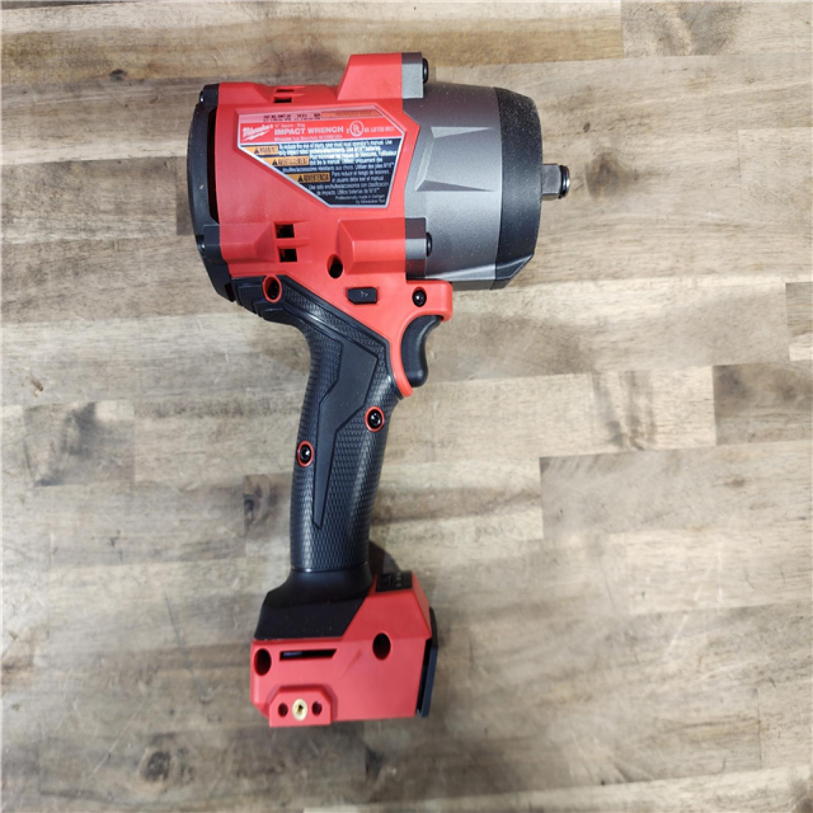 HOUSTON LOCATION - AS-IS (APPEARS LIKE NEW) Milwaukee M18 1/2 in. Cordless Brushless High Torque Impact Wrench Kit (Battery & Charger)
