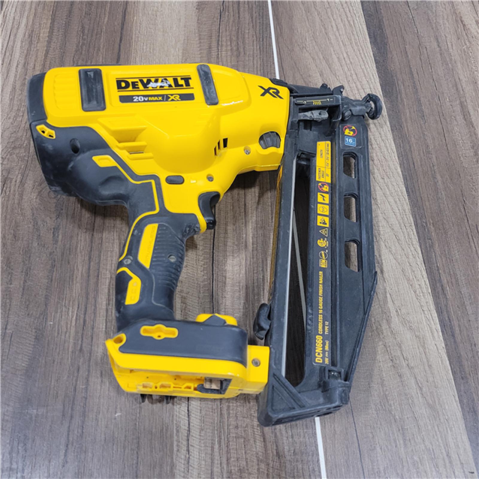 AS-IS DeWalt DCN660D1 20V 16 Gauge Cordless Angled Finish Nailer Kit W/ 2Ah Battery