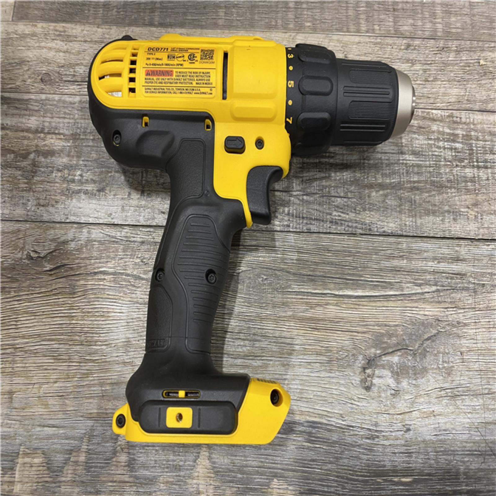 AS-IS DEWALT 20V MAX Cordless 1/2 in. Drill/Driver Kit