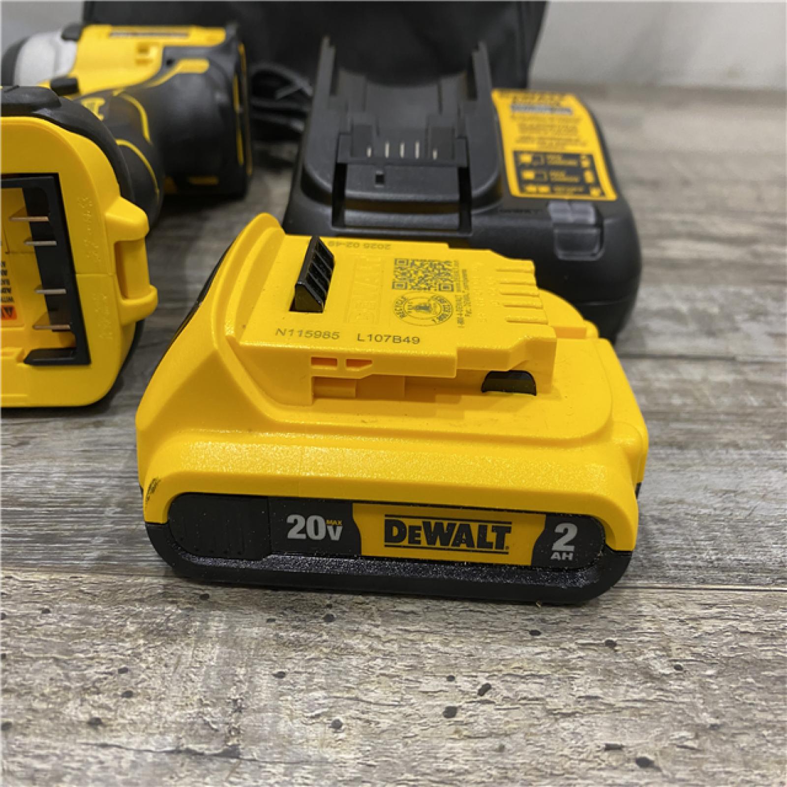 AS-IS DEWALT Atomic 20V Max Lithium-Ion Brushless Cordless Compact 1/4 in. Impact Driver Kit