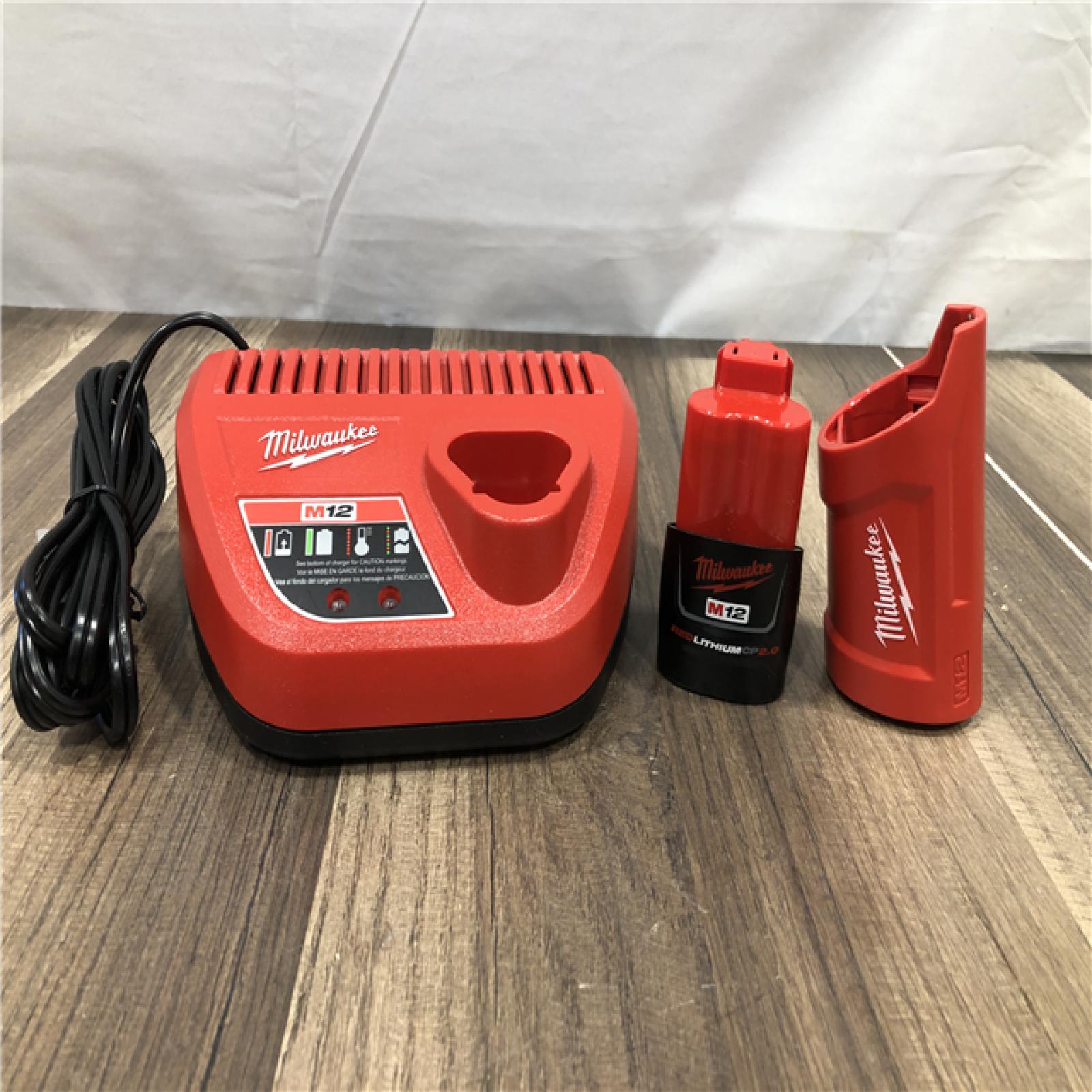 AS-IS Milwaukee Women's 2X-Large 12V Lithium-Ion Cordless AXIS Black Heated Vest Kit