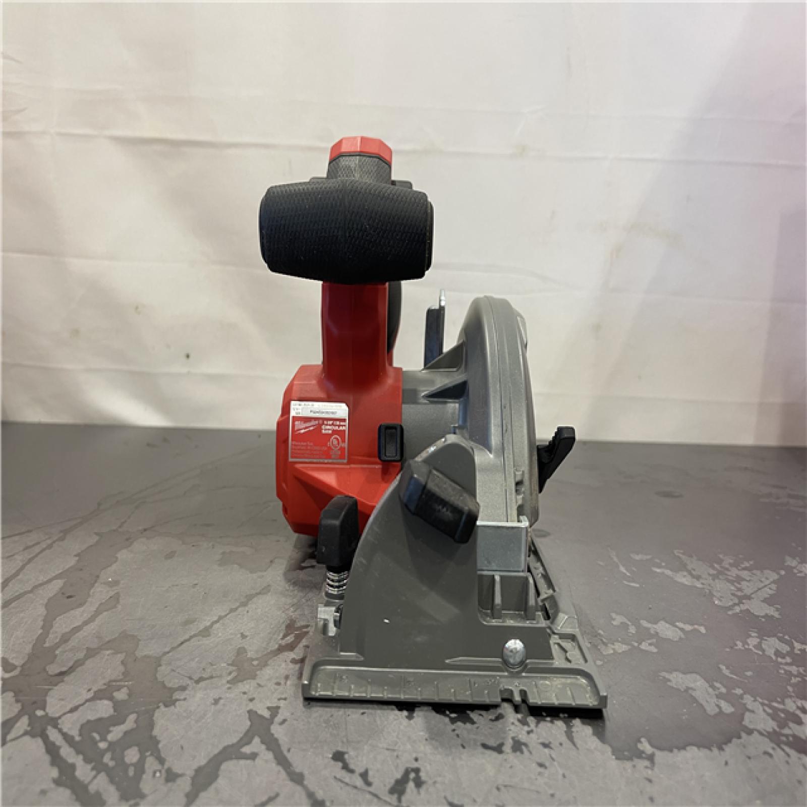 AS-IS- Milwaukee M12 FUEL 12V Lithium-Ion Brushless 5-3/8 in. Cordless Circular Saw (Tool-Only)