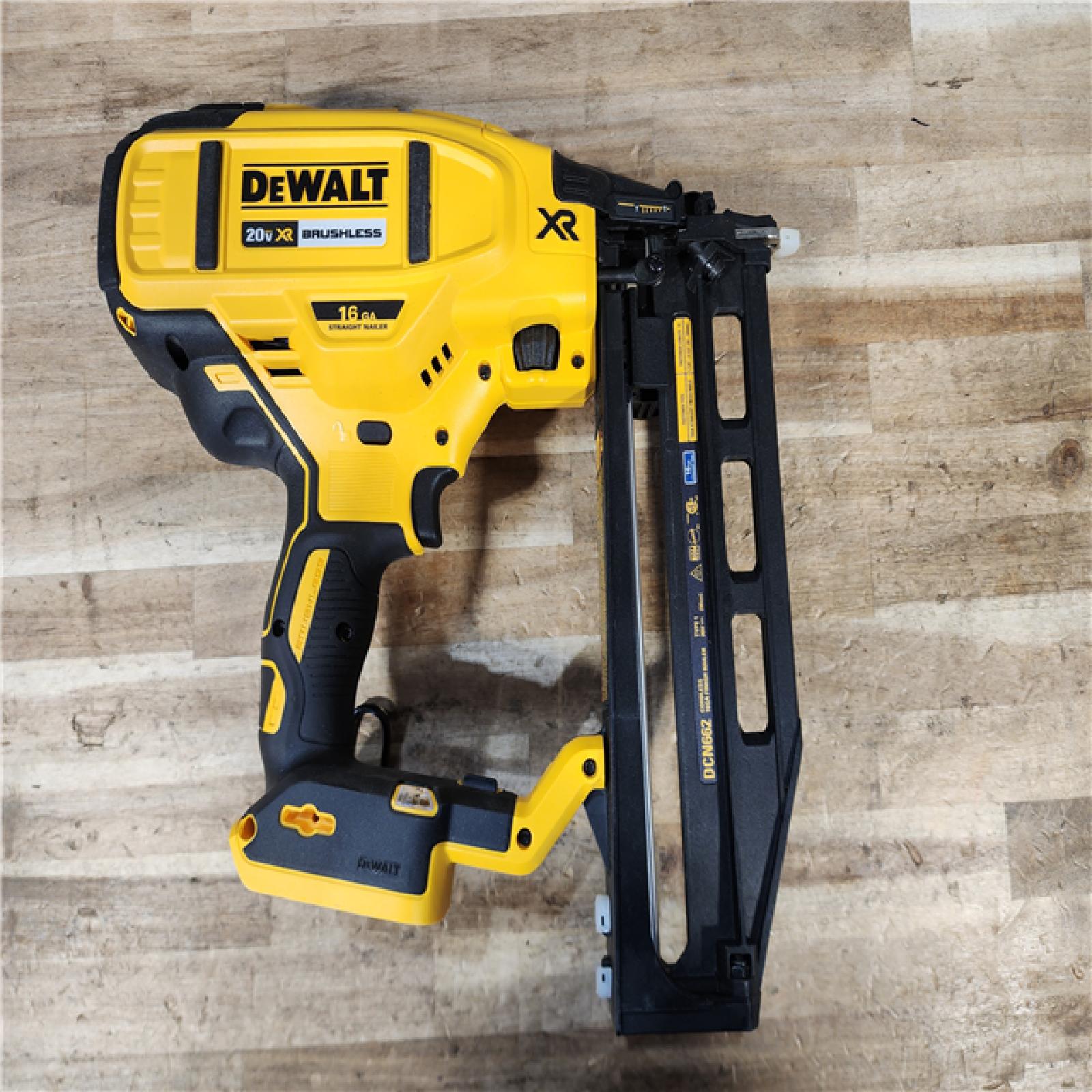 HOUSTON LOCATION - AS-IS DEWALT 20V MAX XR 16-Gauge Lithium-Ion Cordless Finish Nailer (Tool Only)