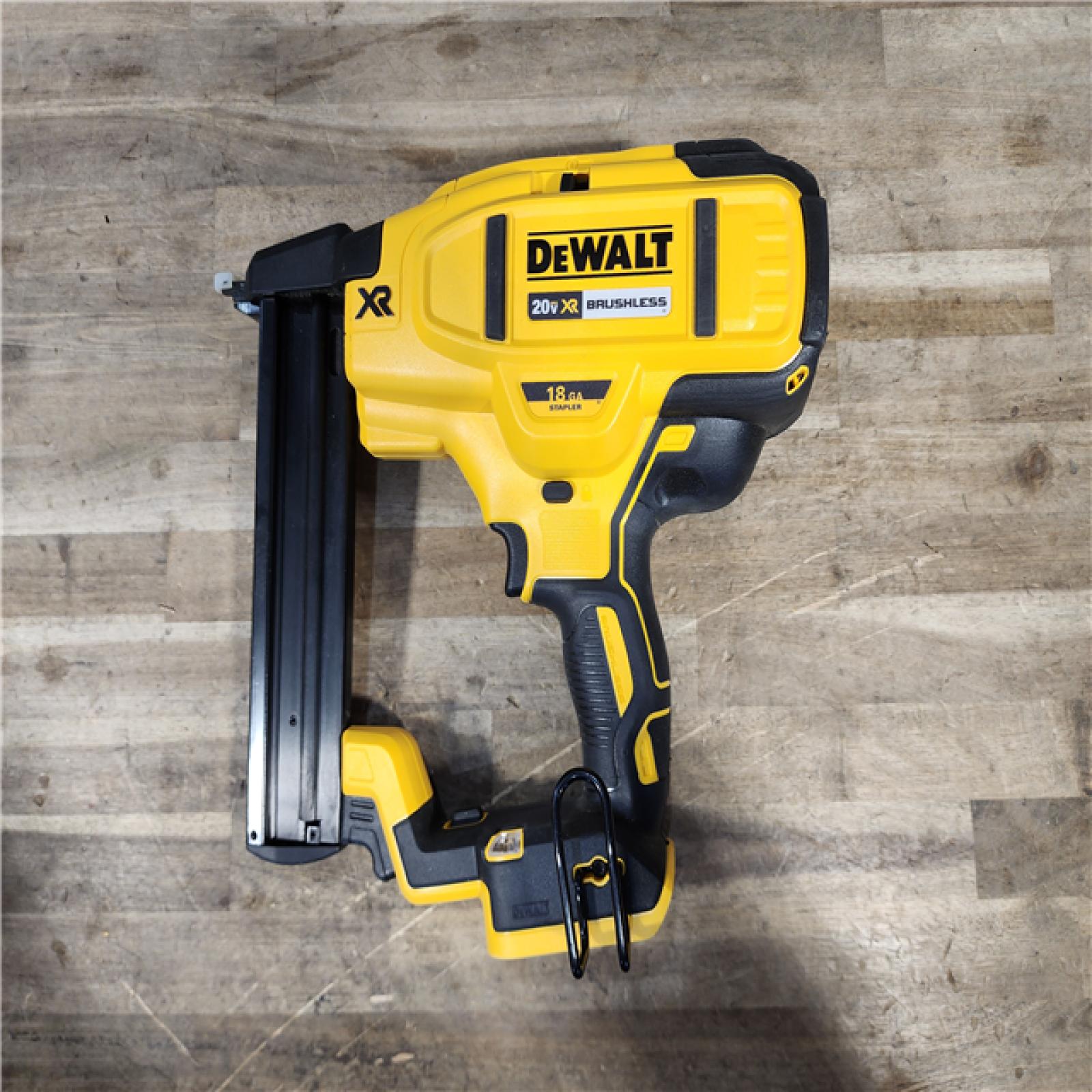 HOUSTON LOCATION - AS-IS DEWALT Cordless 18-Gauge Narrow Crown Stapler (Tool Only)
