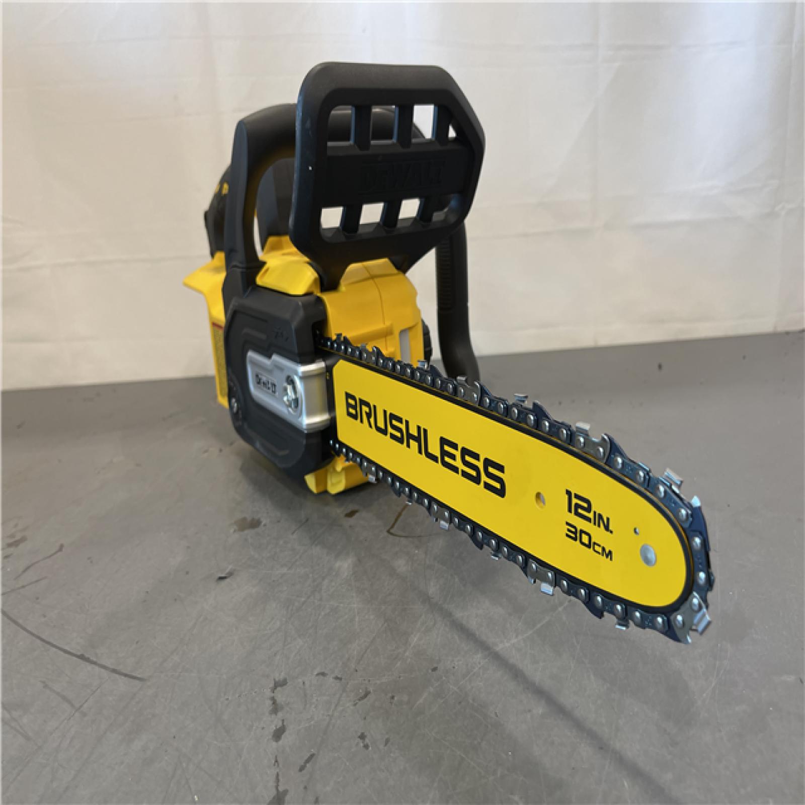 AS-IS - DEWALT 20V MAX Compact 12 Brushless Cordless Chainsaw Kit