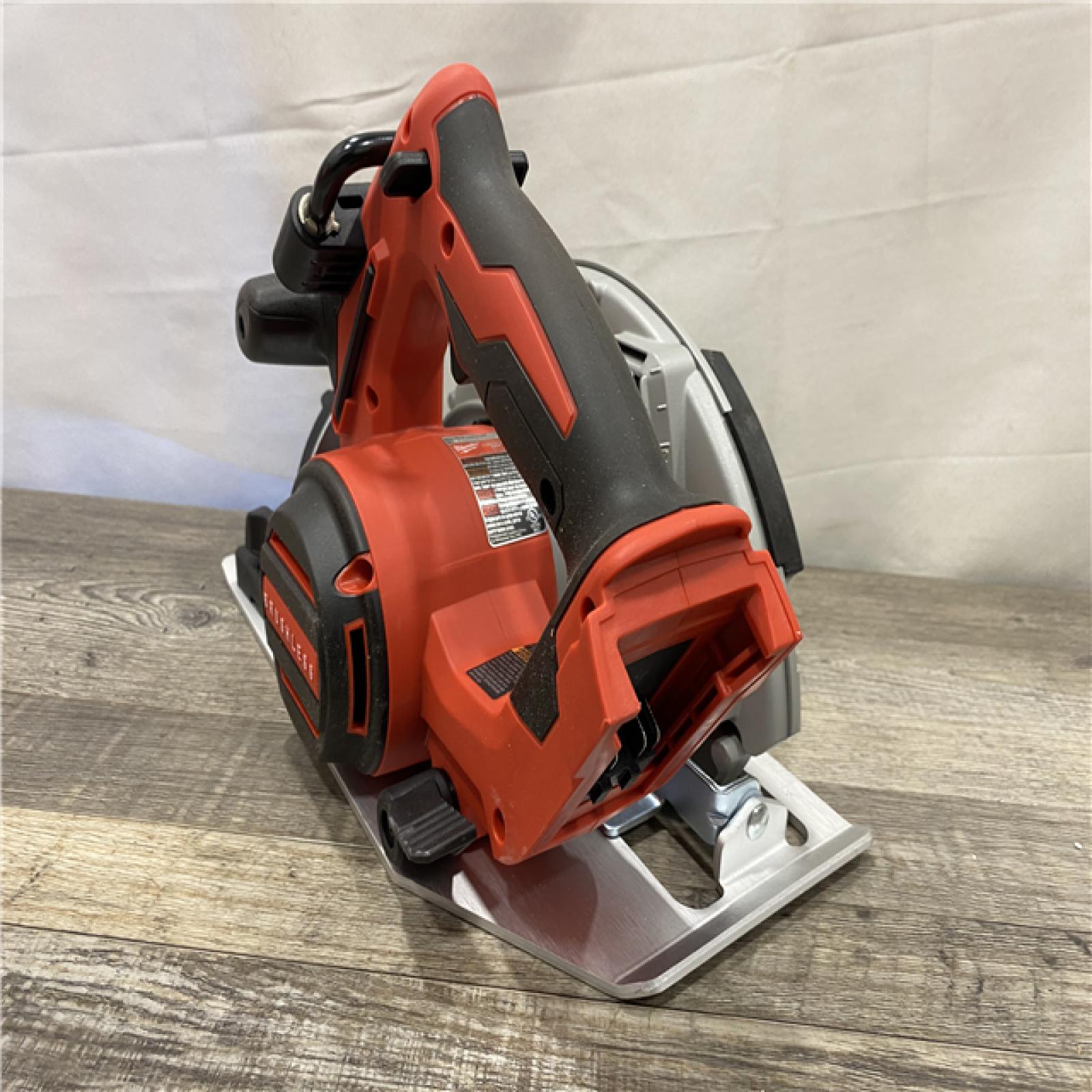 AS-IS Milwaukee 18V Lithium-Ion Brushless Cordless 7-1/4 in. Circular Saw (Tool-Only)