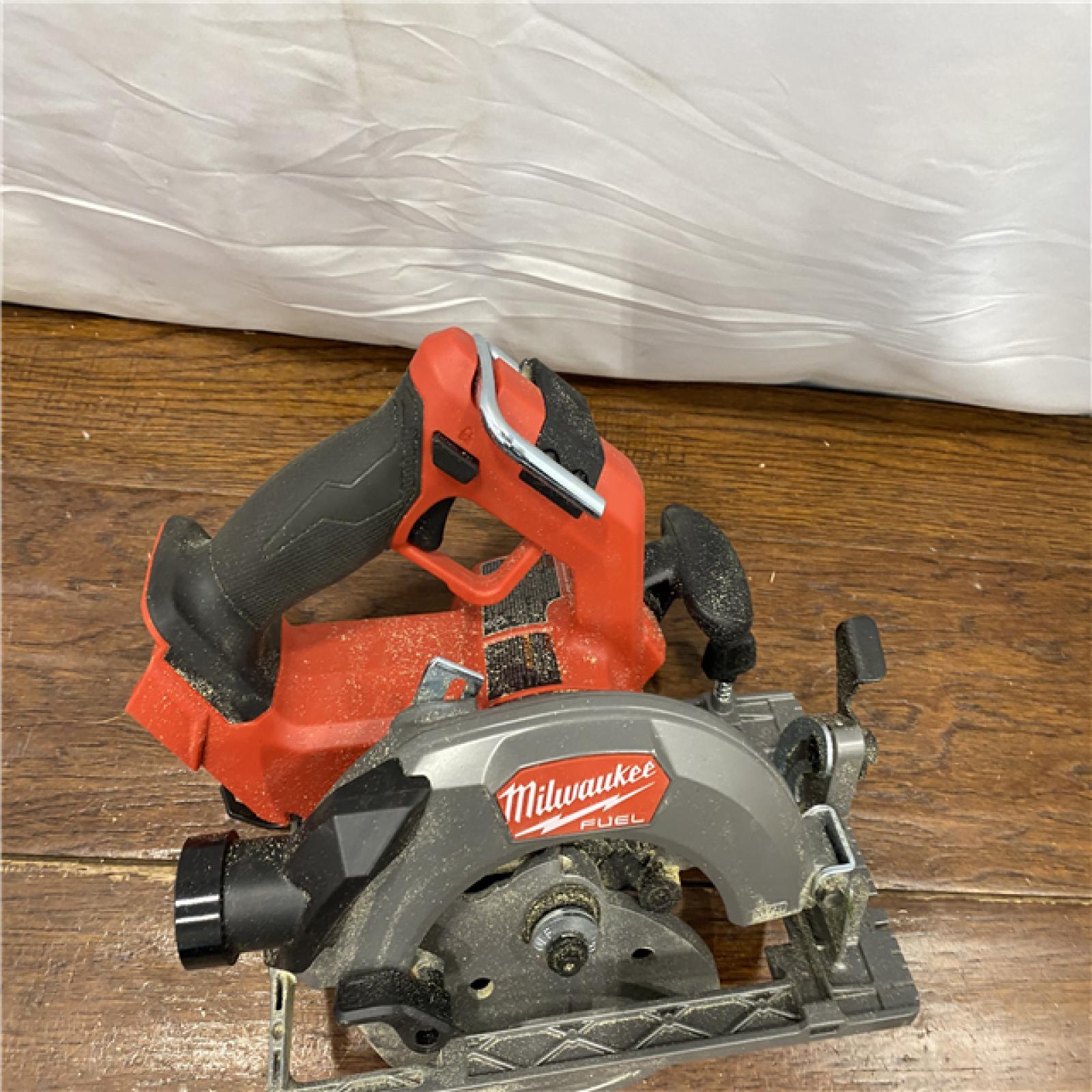 AS-IS Milwaukee Tools M18 FUEL 7-1/4 Circular Saw (Tool Only) 2834-20