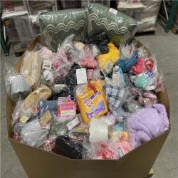 DALLAS LOCATION- NEW!- BULLSEYE MIXED CLOTHING PALLET (300 UNITS)