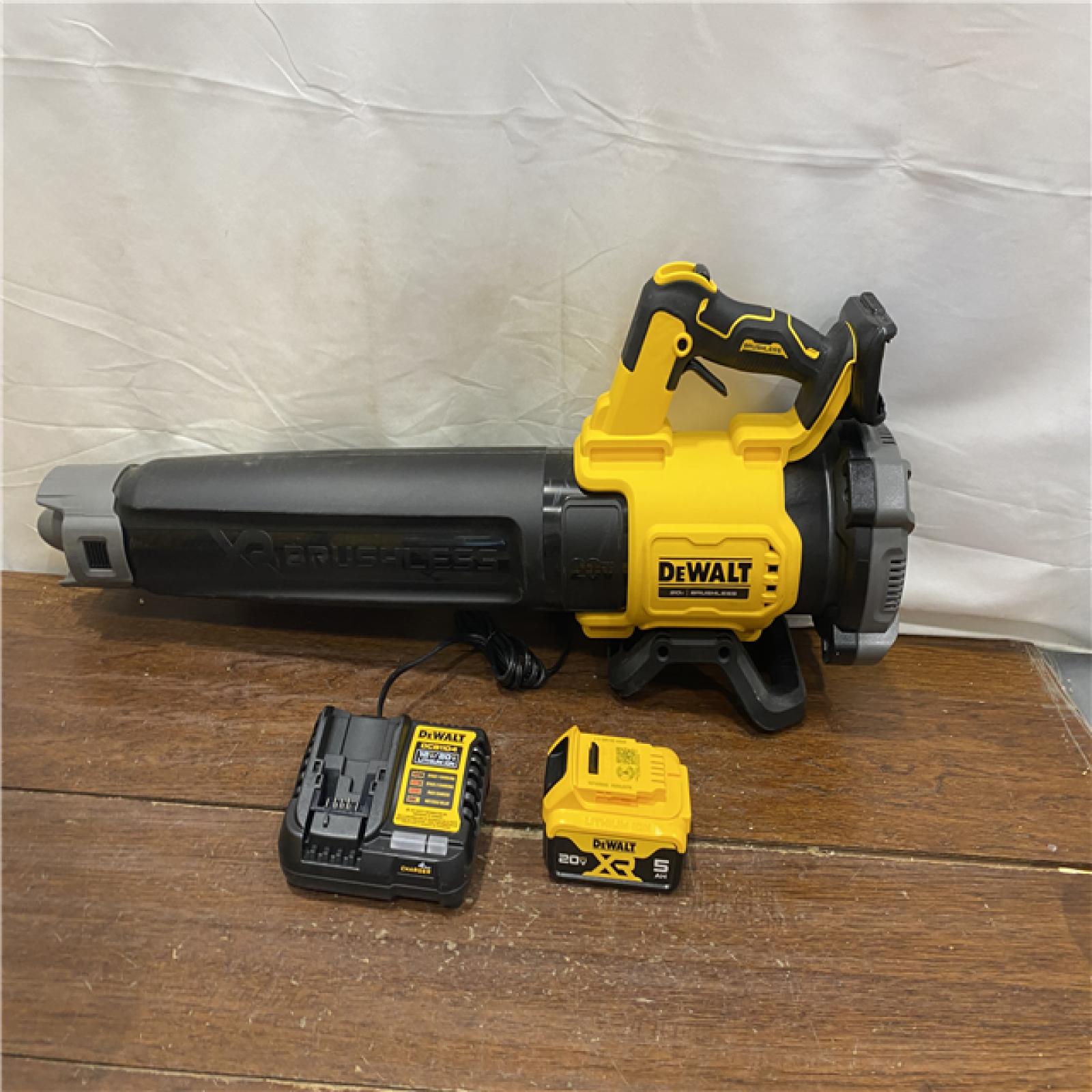AS-IS DEWALT 20V MAX* XR Brushless Cordless Handheld Blower Kit