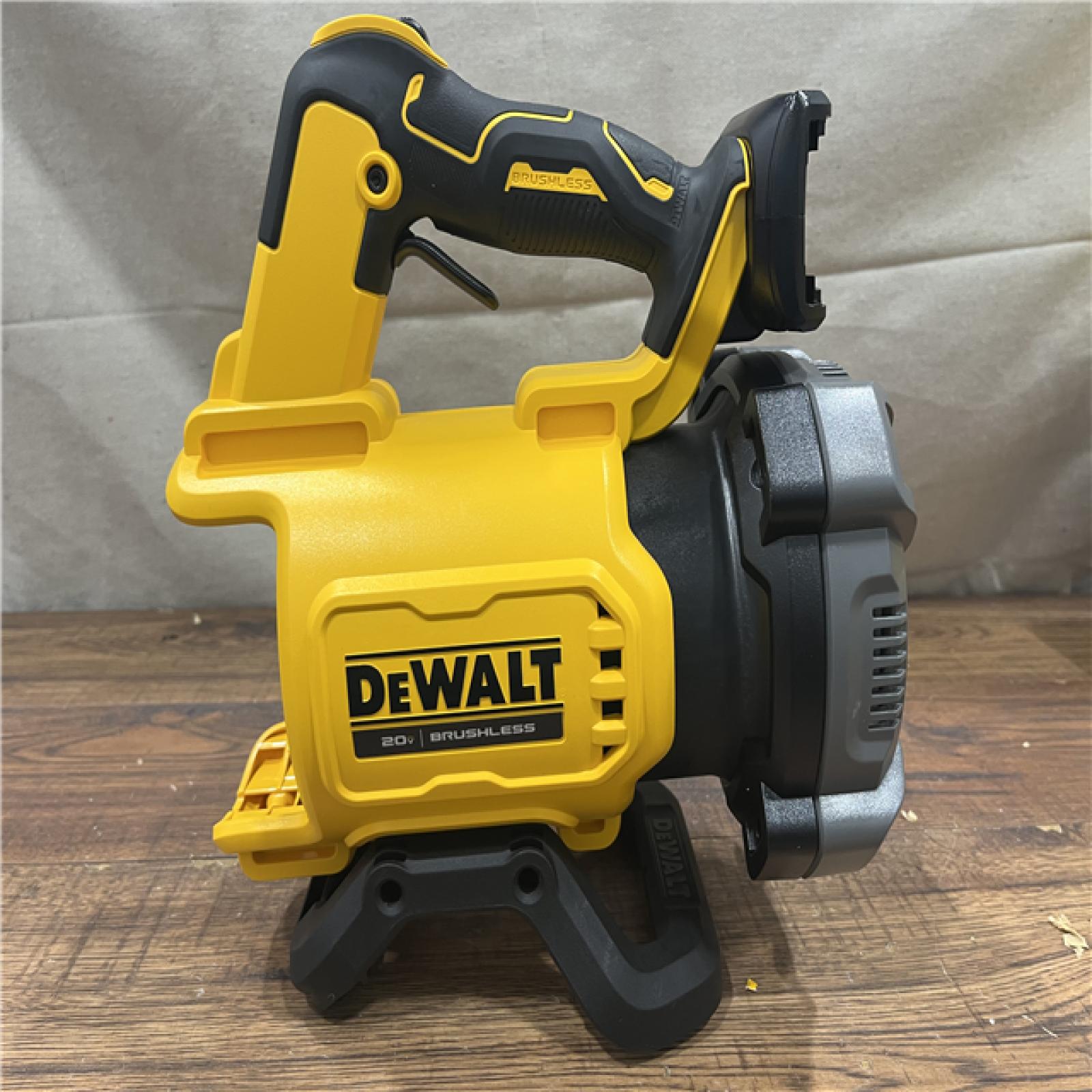 AS-IS DEWALT 20V MAX* XR Brushless Cordless Handheld Blower Kit