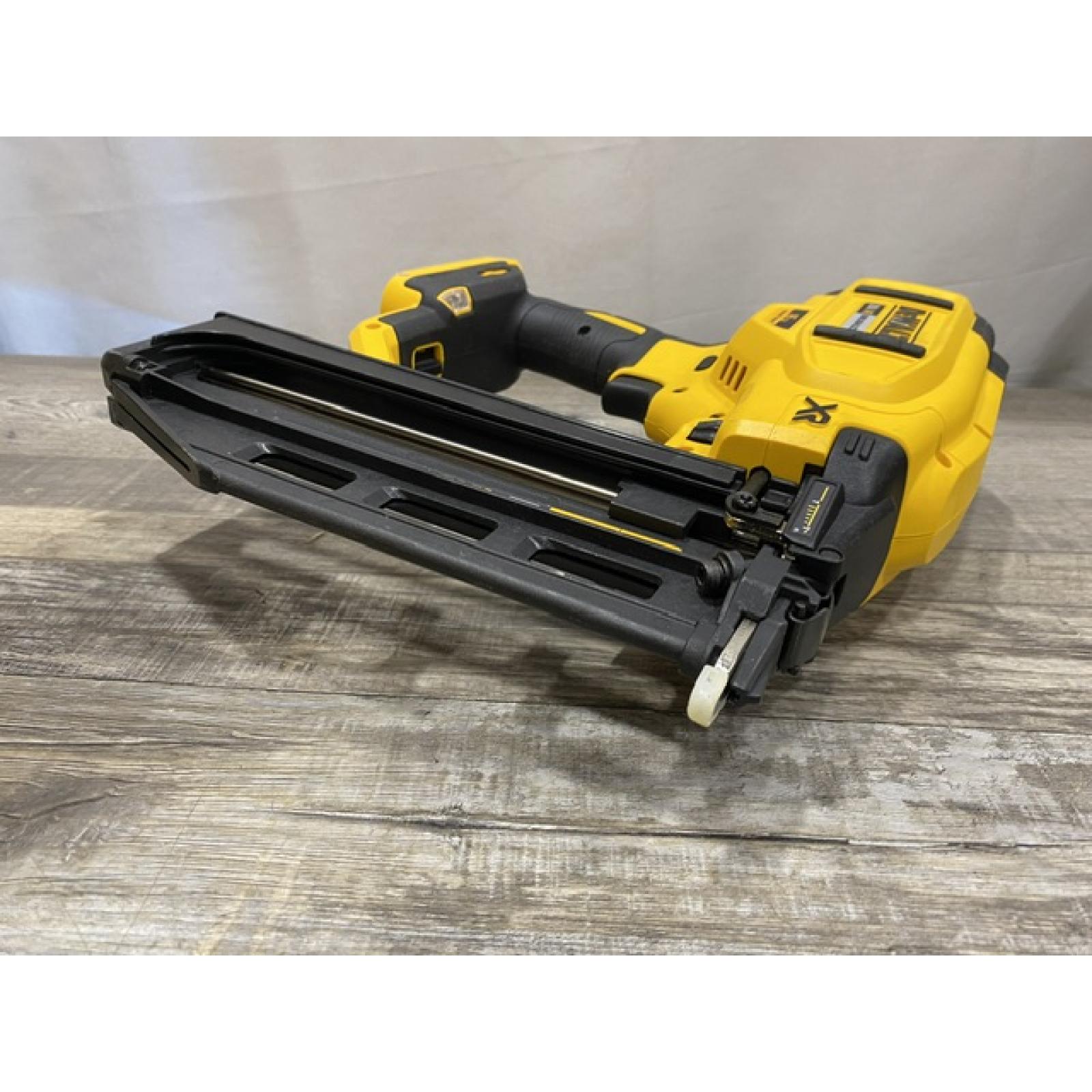 AS-IS DEWALT 20V MAX XR 16-Gauge Lithium-Ion Cordless Finish Nailer (Tool Only)