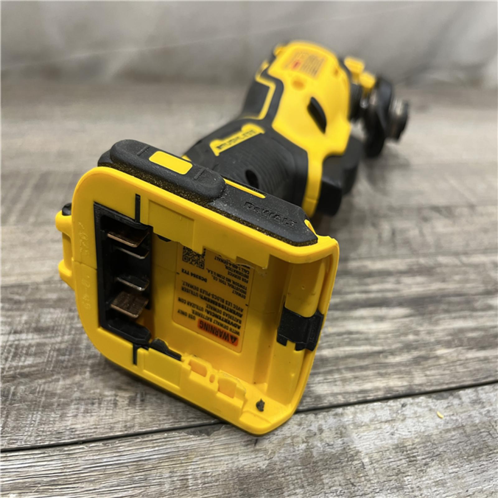 AS-IS DEWALT ATOMIC 20V MAX Cordless Brushless Oscillating Multi Tool (Tool Only)