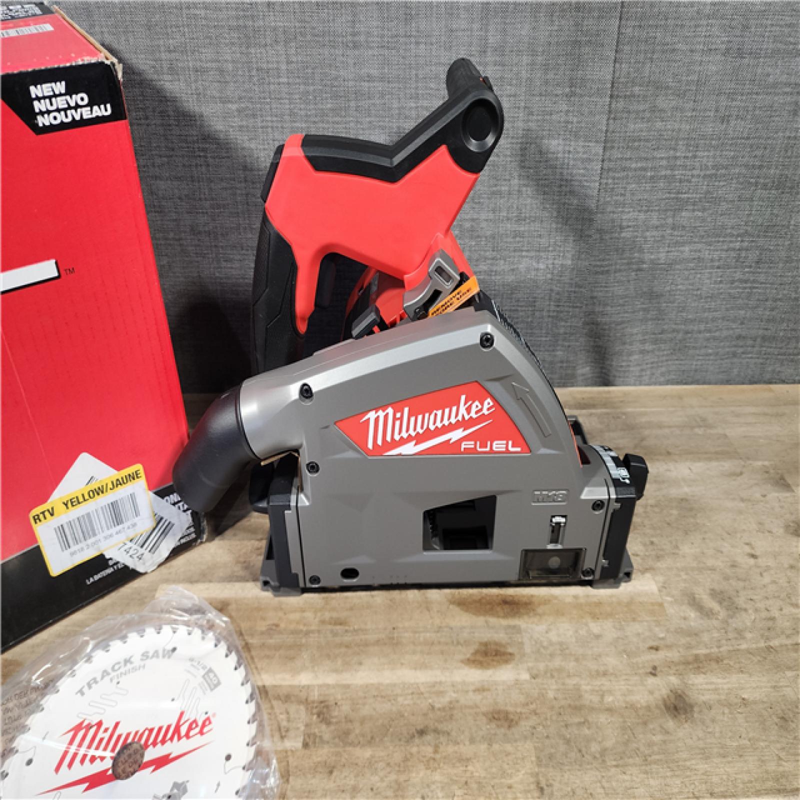 HOUSTON LOCATION - AS-IS (APPEARS LIKE NEW) Milwaukee M18 FUEL 18V Lithium-Ion Cordless Brushless 6-1/2 in. Plunge Cut Track Saw (Tool-Only)