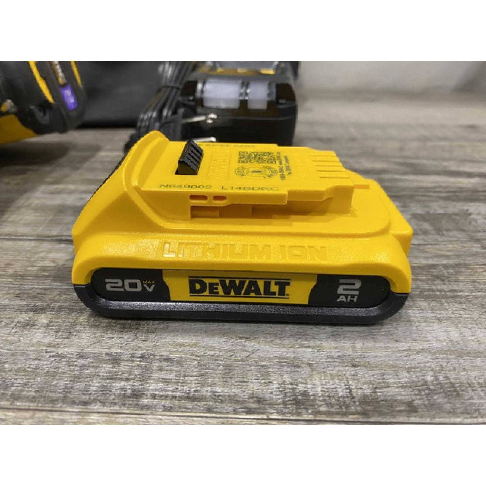 AS-IS DEWALT ATOMIC 20V MAX Lithium Ion Cordless 23 Gauge Pin Nailer Kit