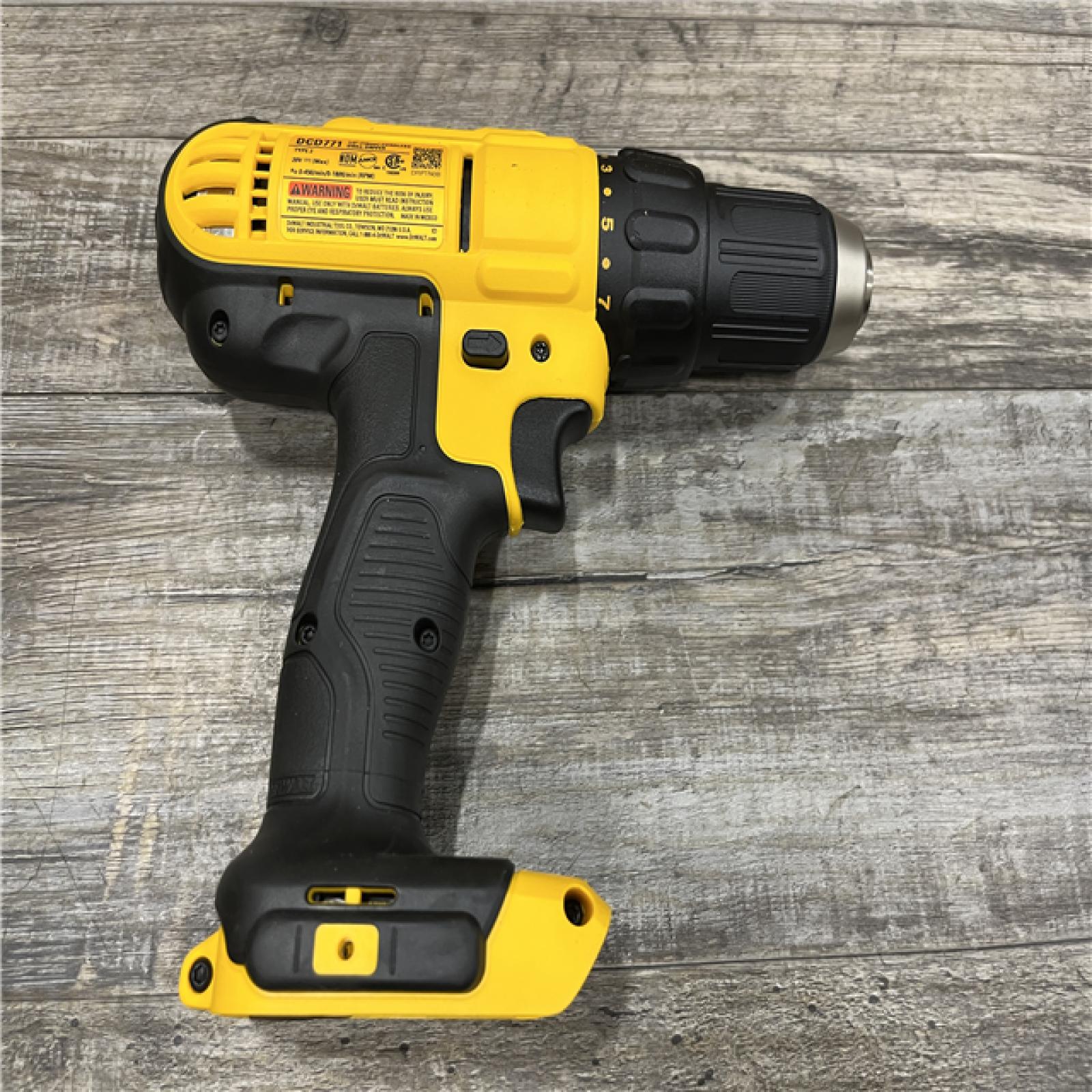 AS-IS DEWALT 20V MAX Cordless 1/2 in. Drill/Driver Kit