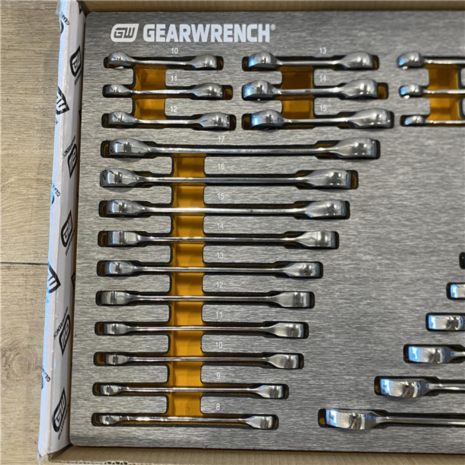 AS-IS GEARWRENCH SAE/Metric Standard and Stubby Combination Ratcheting Wrench Set in EVA Tray (32-Piece)
