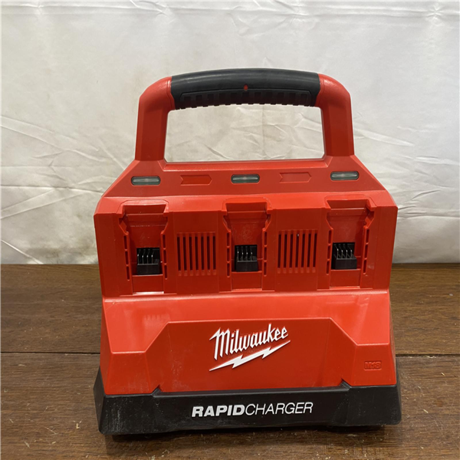 AS-IS M18 18V Lithium-Ion PACKOUT 6-Port Rapid Charger