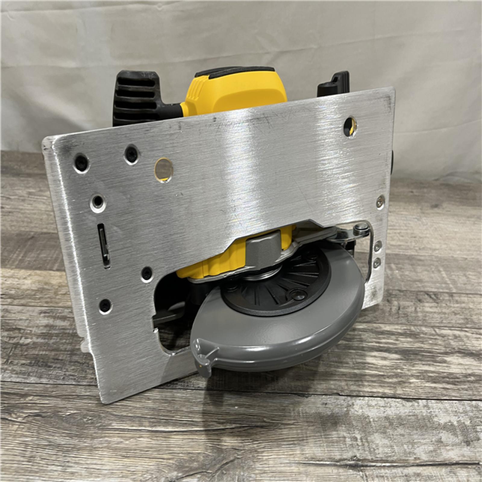 AS-IS DEWALT FLEXVOLT 60V MAX Cordless Brushless 7-1/4 in. Wormdrive Style Circular Saw (Tool Only)
