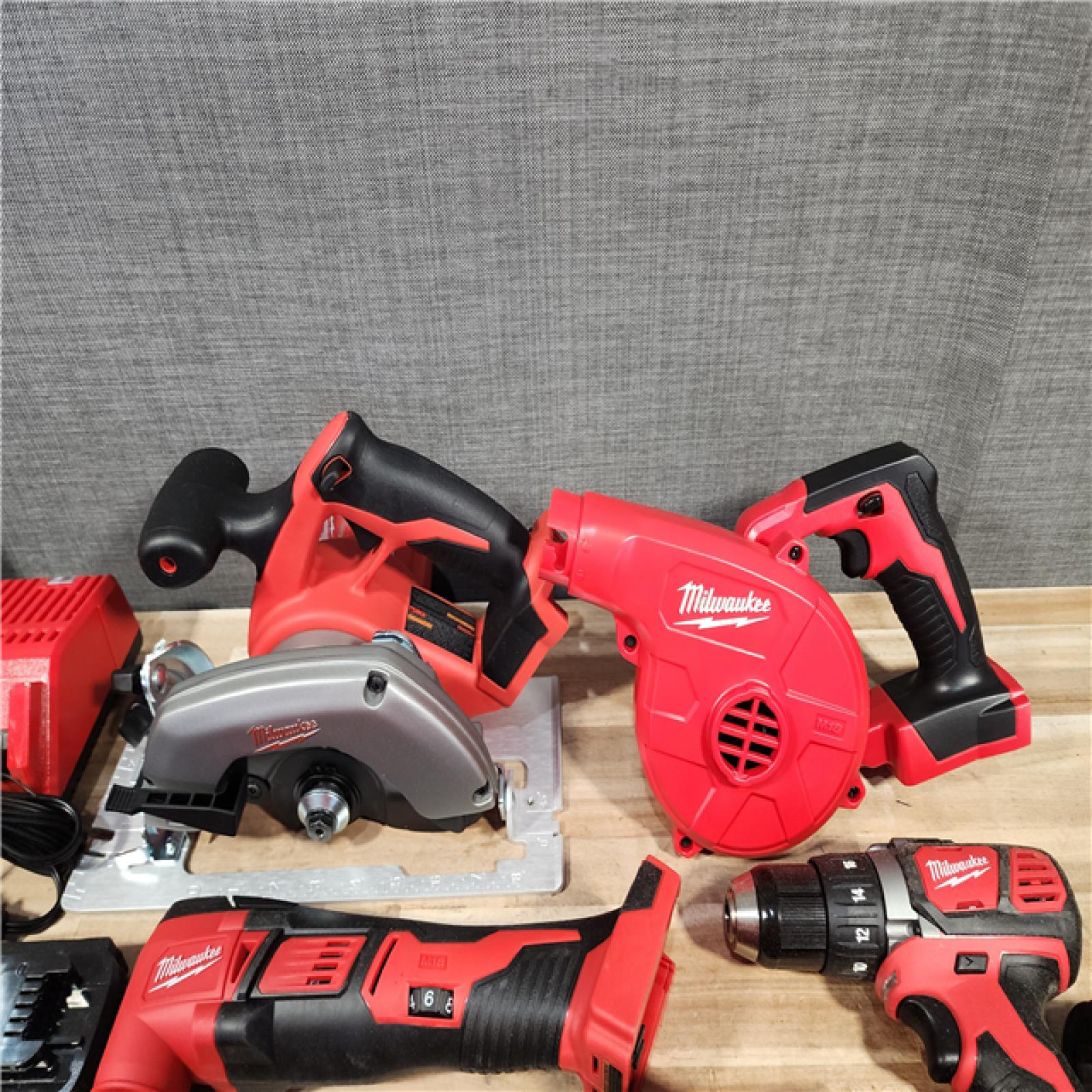 HOUSTON LOCATION - AS-IS (APPEARS LIKE NEW) M18 18-Volt Lithium-Ion Cordless Combo Kit 9-Tool with 2-Batteries  Charger and Tool Bag