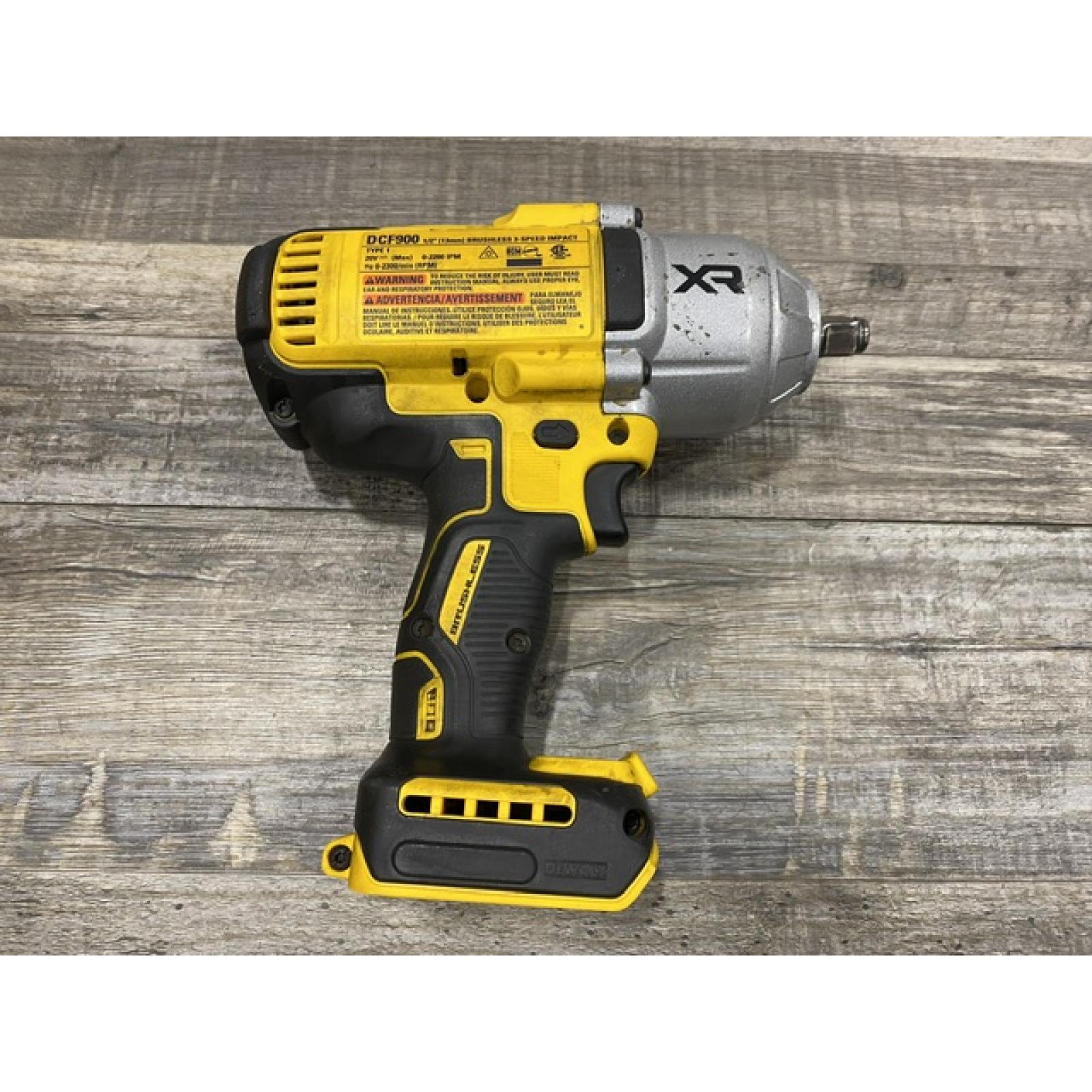 AS-IS DEWALT 20V MAX Lithium-Ion Cordless 1/2 in. Impact Wrench Kit